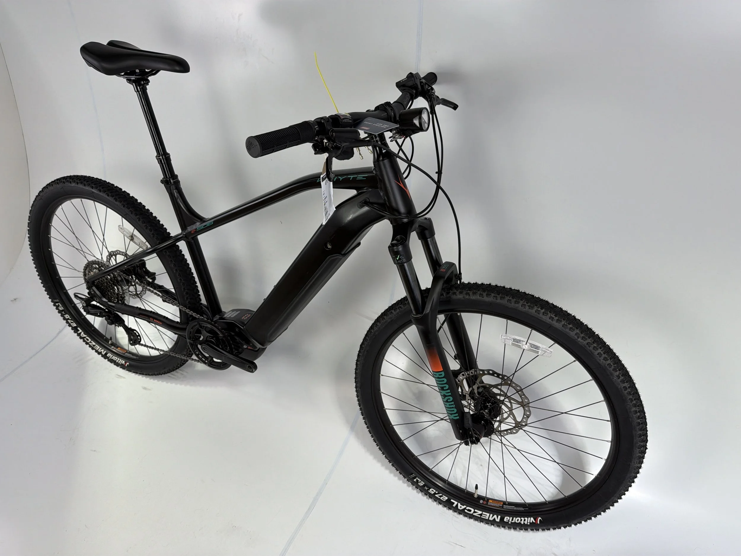 3_470 - 03 Drive Side Front Quarter.jpg