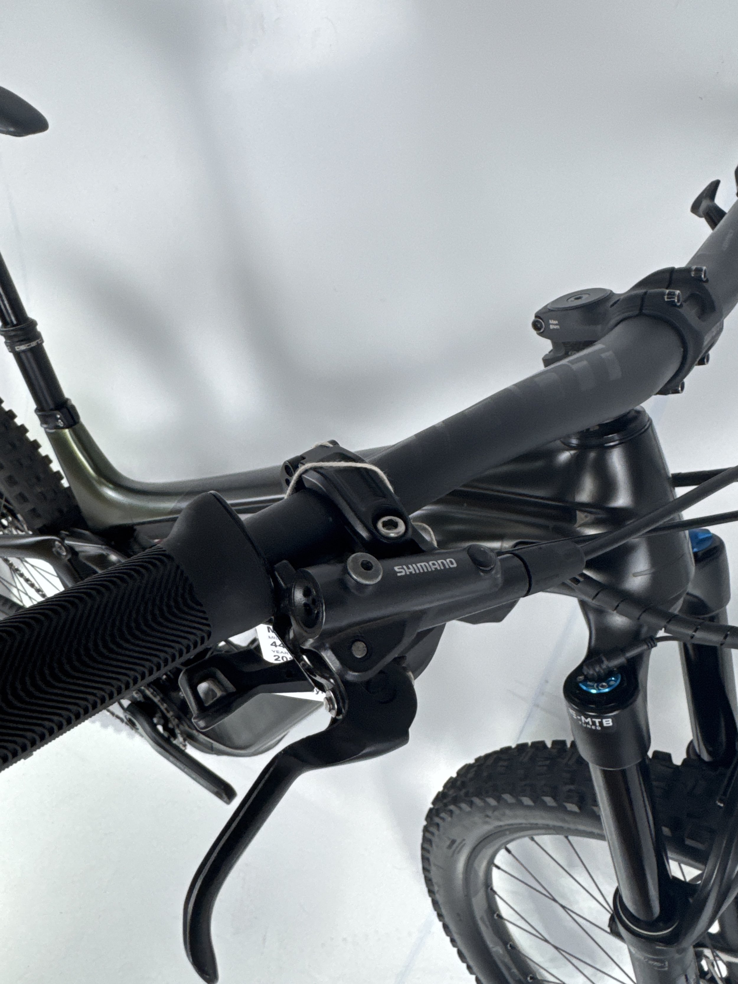 3_363 - 07 Brake Levers.jpg