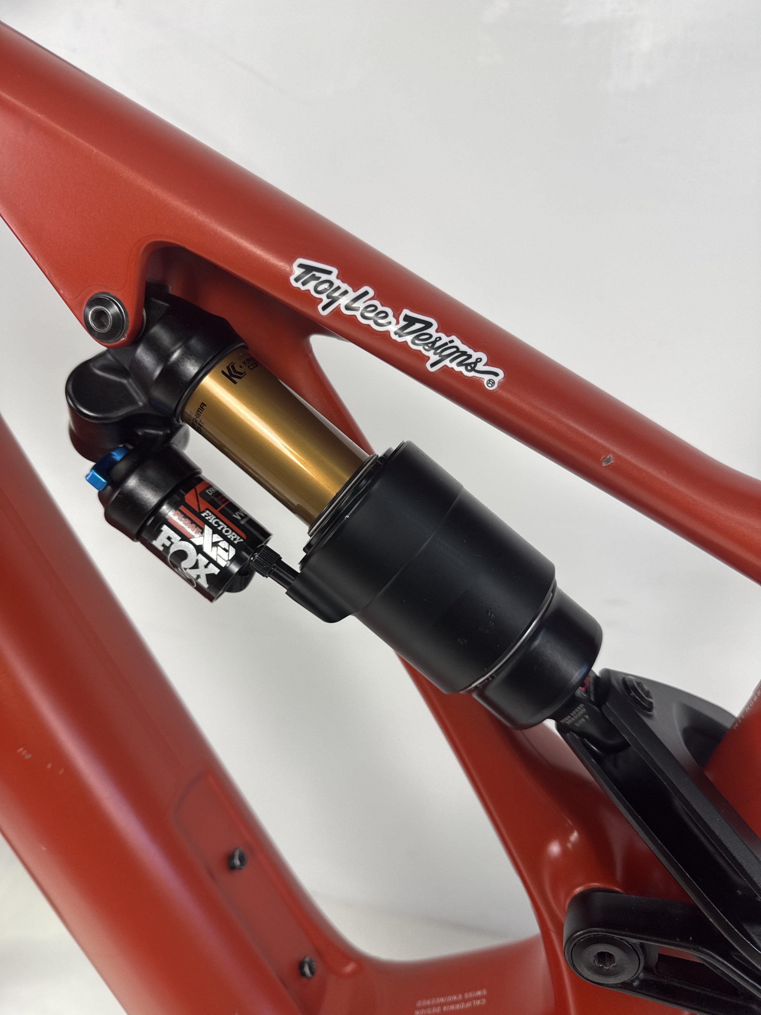 3_275 - 10 Shock.jpg