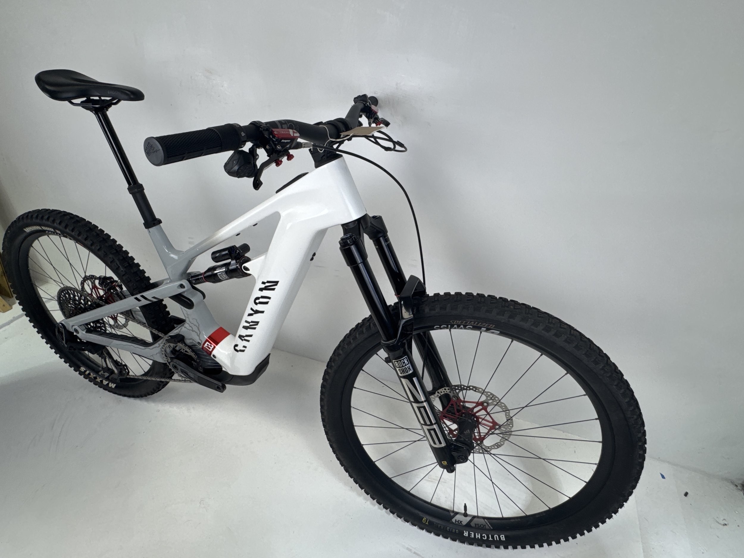 3_309 - 03 Drive Side Front Quarter.jpg
