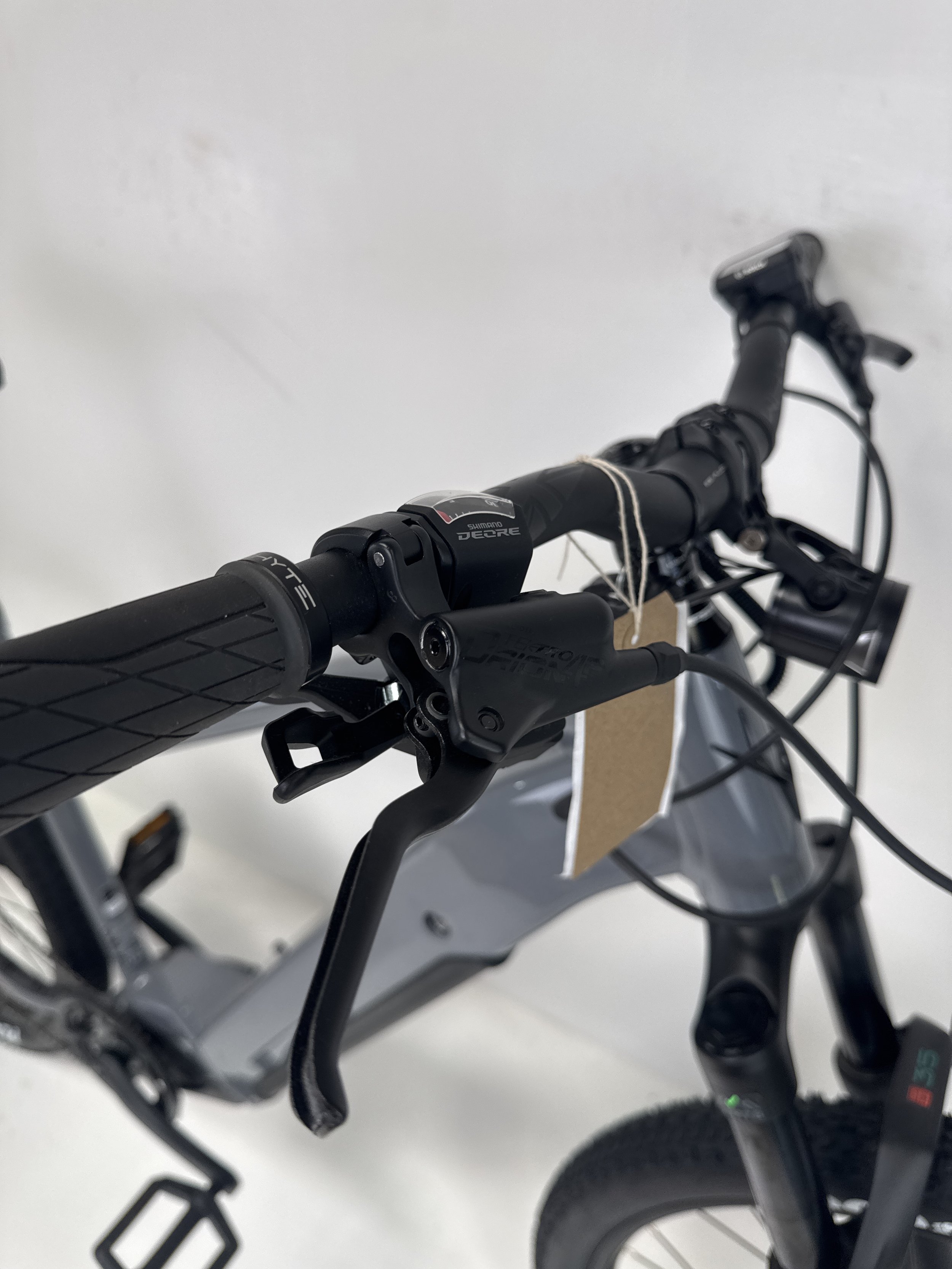 3_286 - 07 Brake Levers.jpg