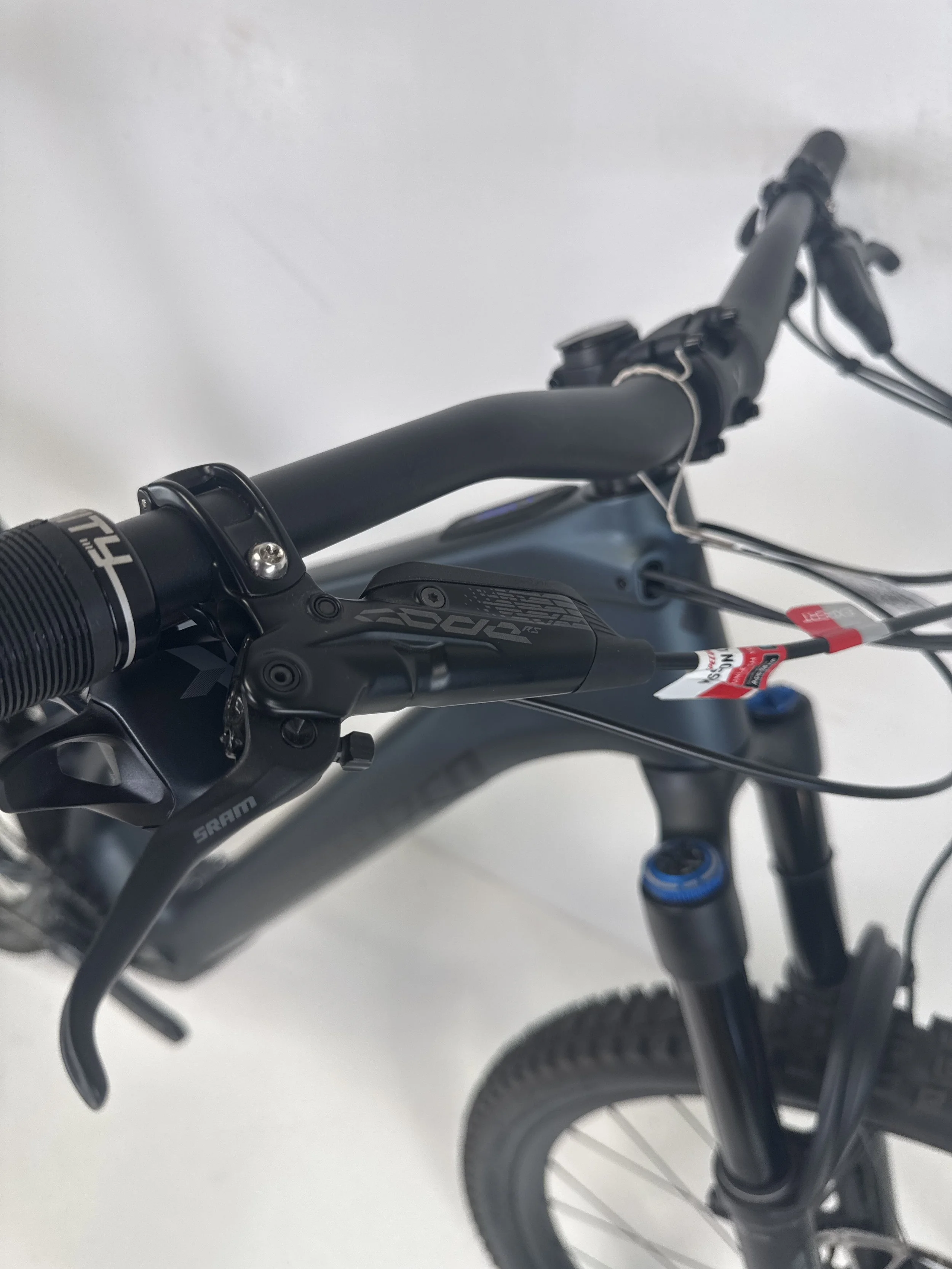 3_300 - 07 Brake Levers.jpg
