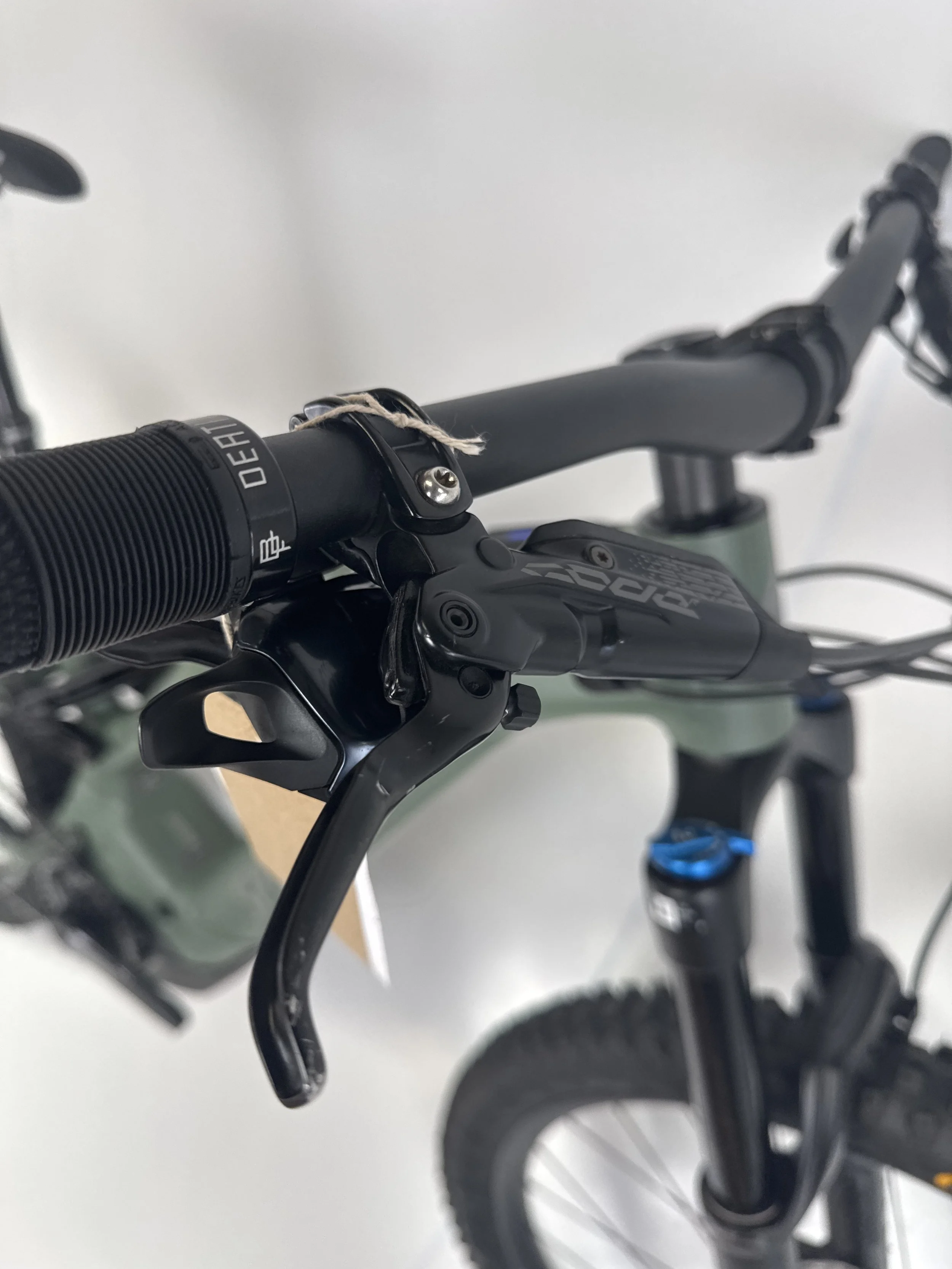 3_335 - 07 Brake Levers.jpg