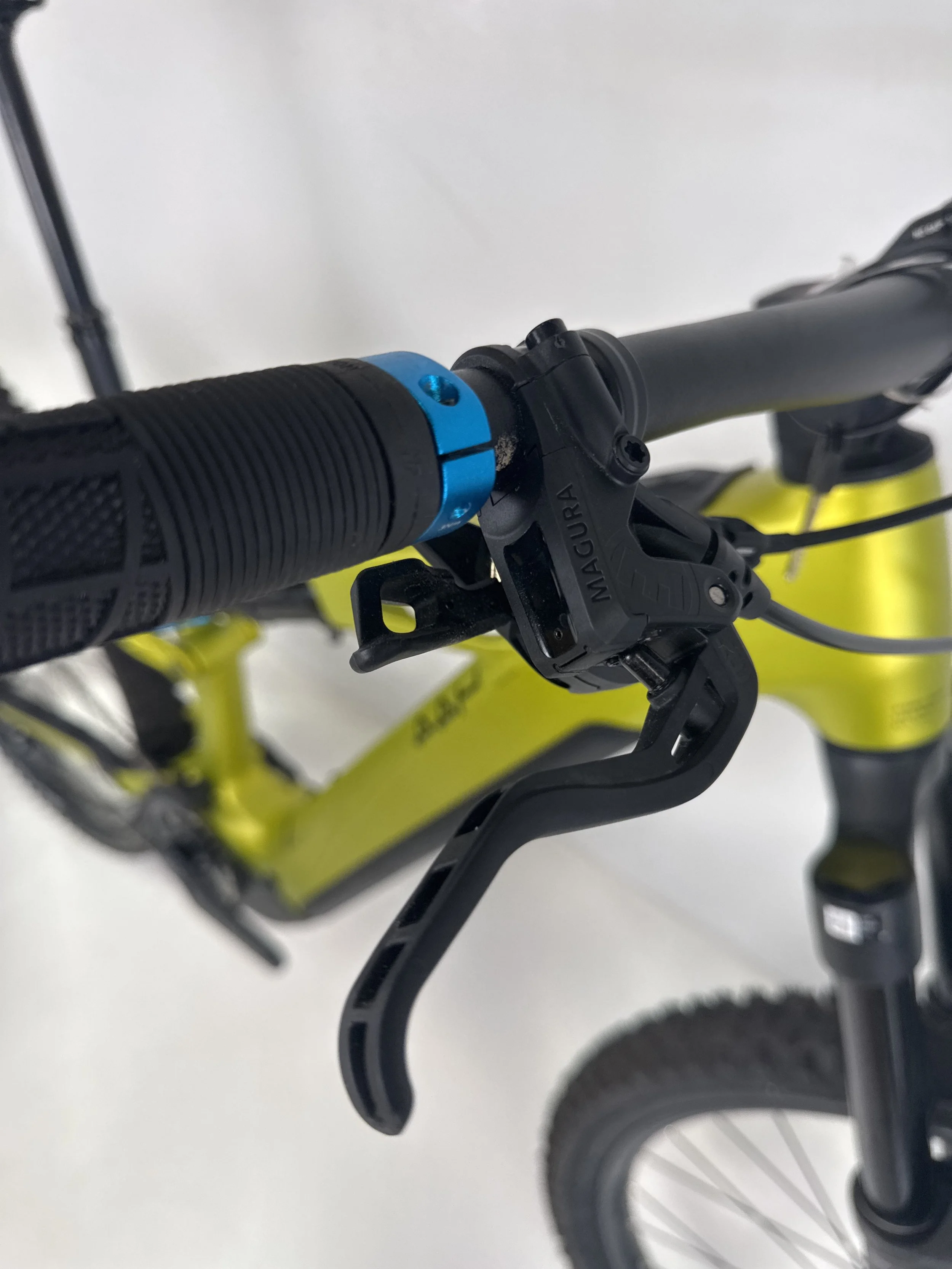 3_301 - 07 Brake Levers.jpg