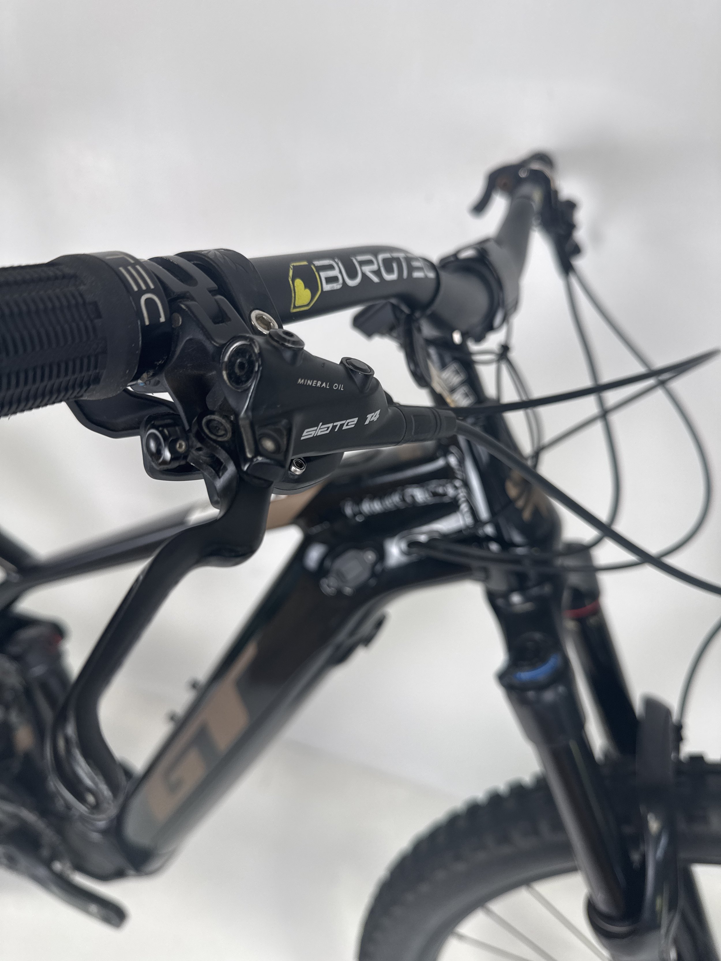 3_260 - 07 Brake Levers.jpg