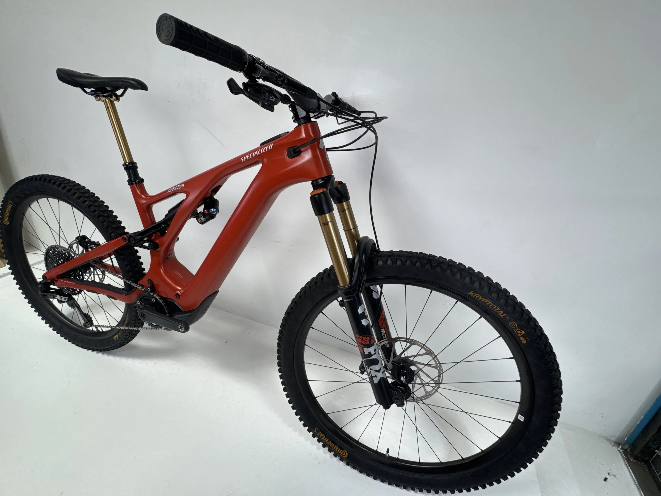 3_275 - 03 Drive Side Front Quarter.jpg