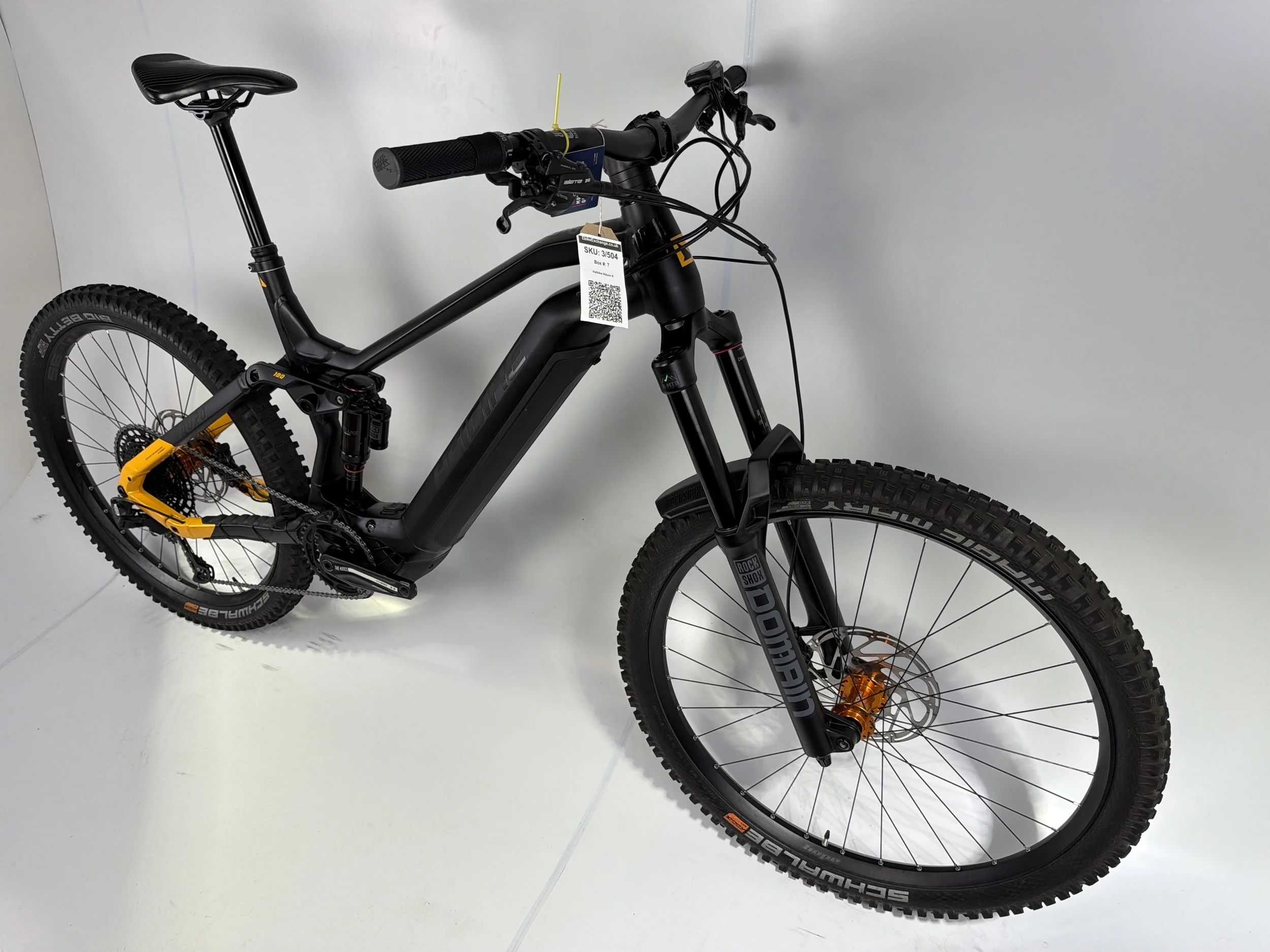 3_504 - 03 Drive Side Front Quarter.jpg