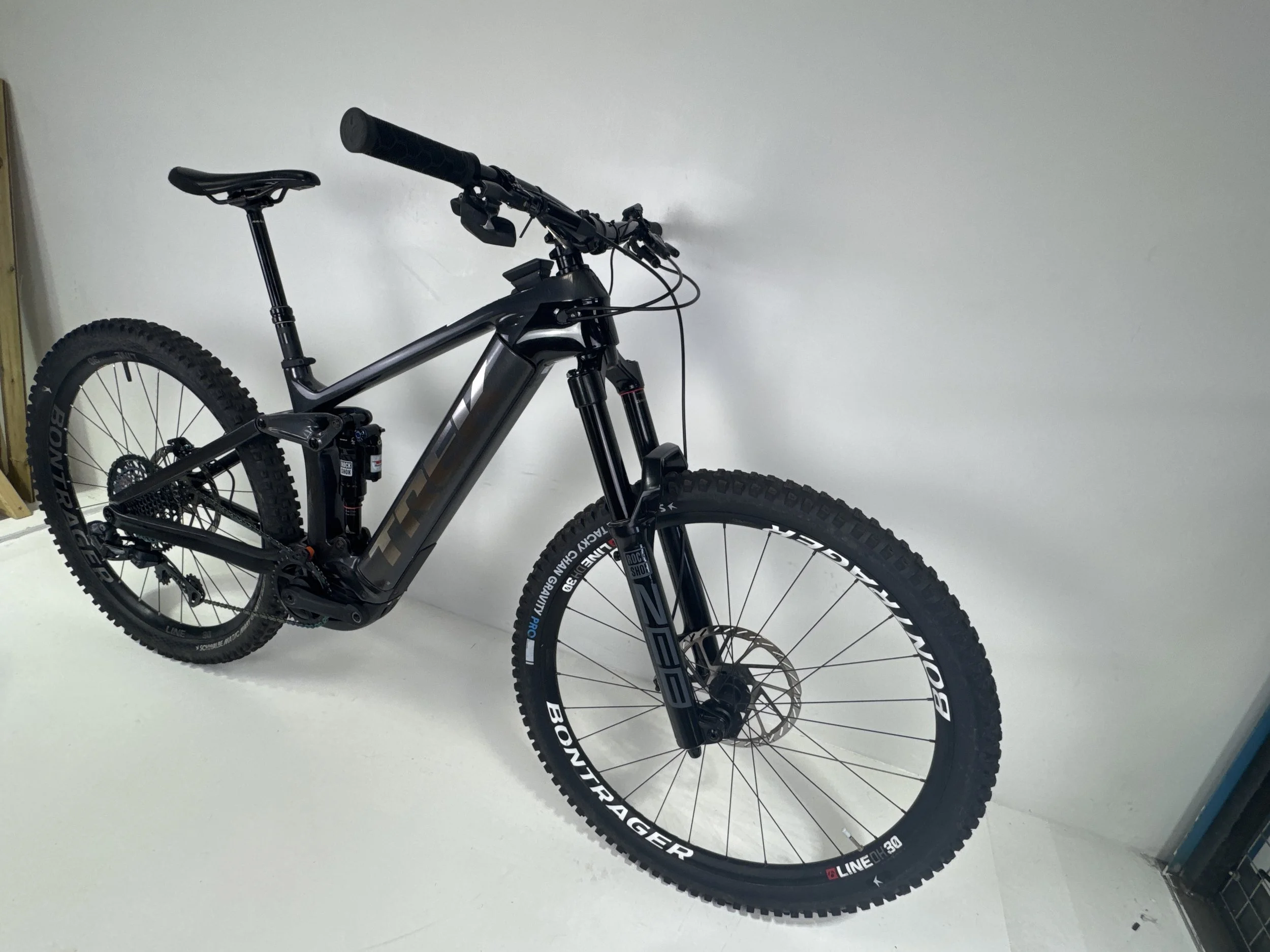 3_265 - 03 Drive Side Front Quarter.jpg