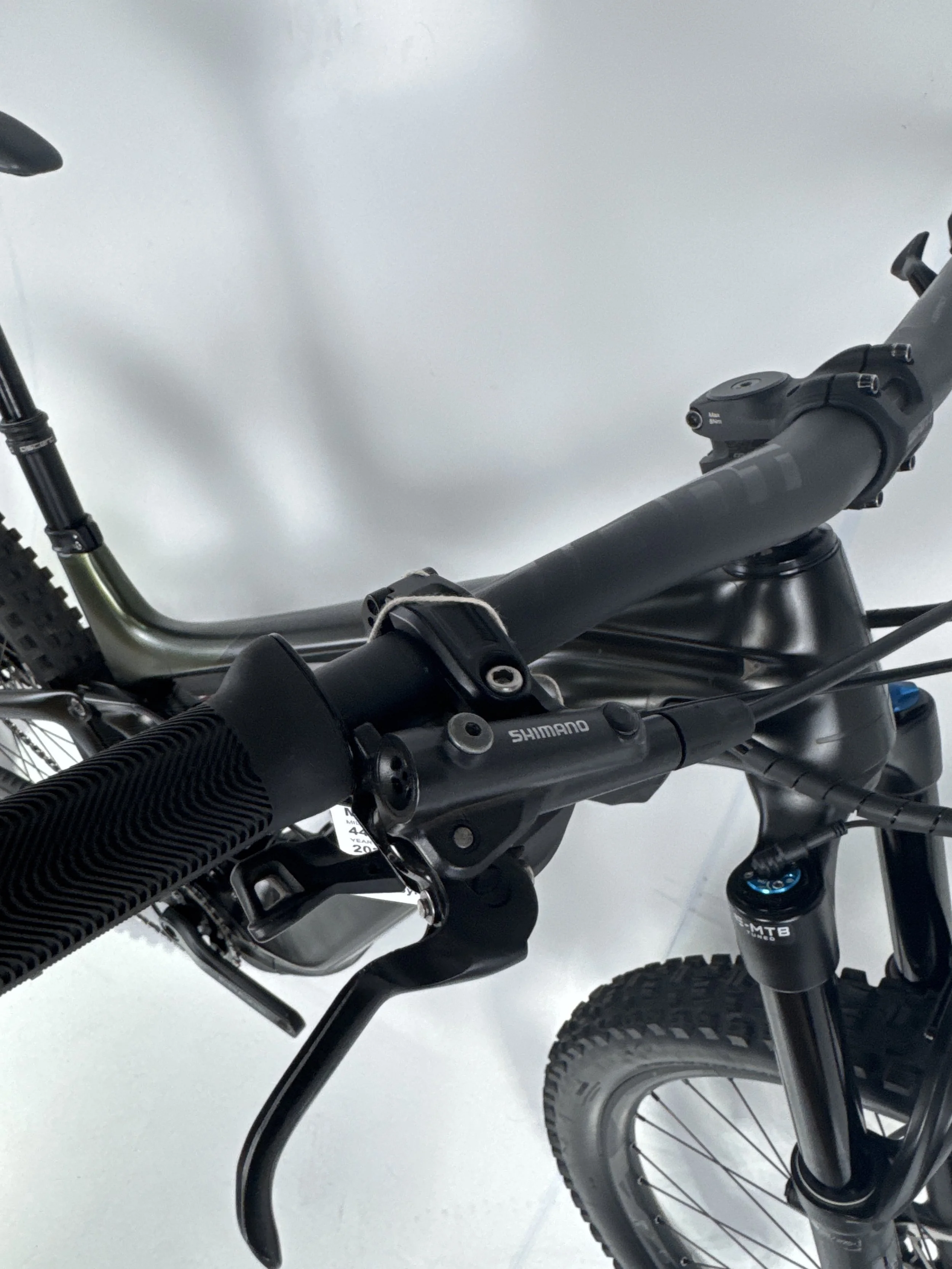 3_363 - 07 Brake Levers.jpg
