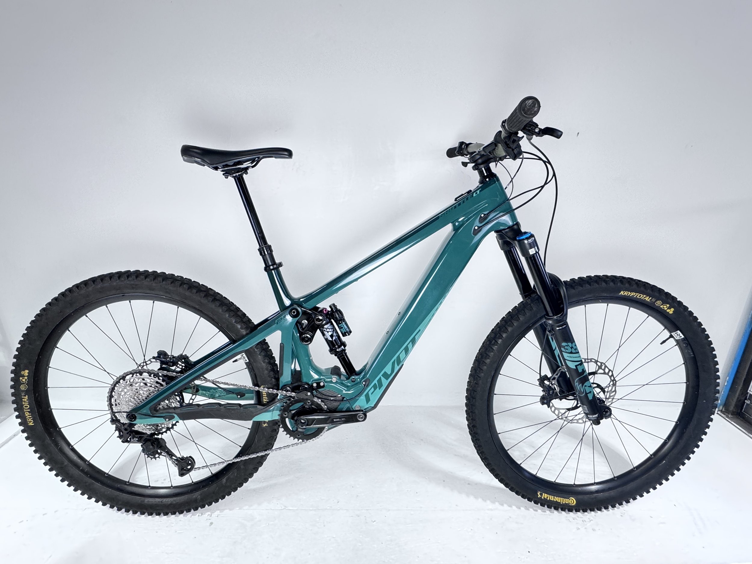 Pivot Shuttle LT 2023