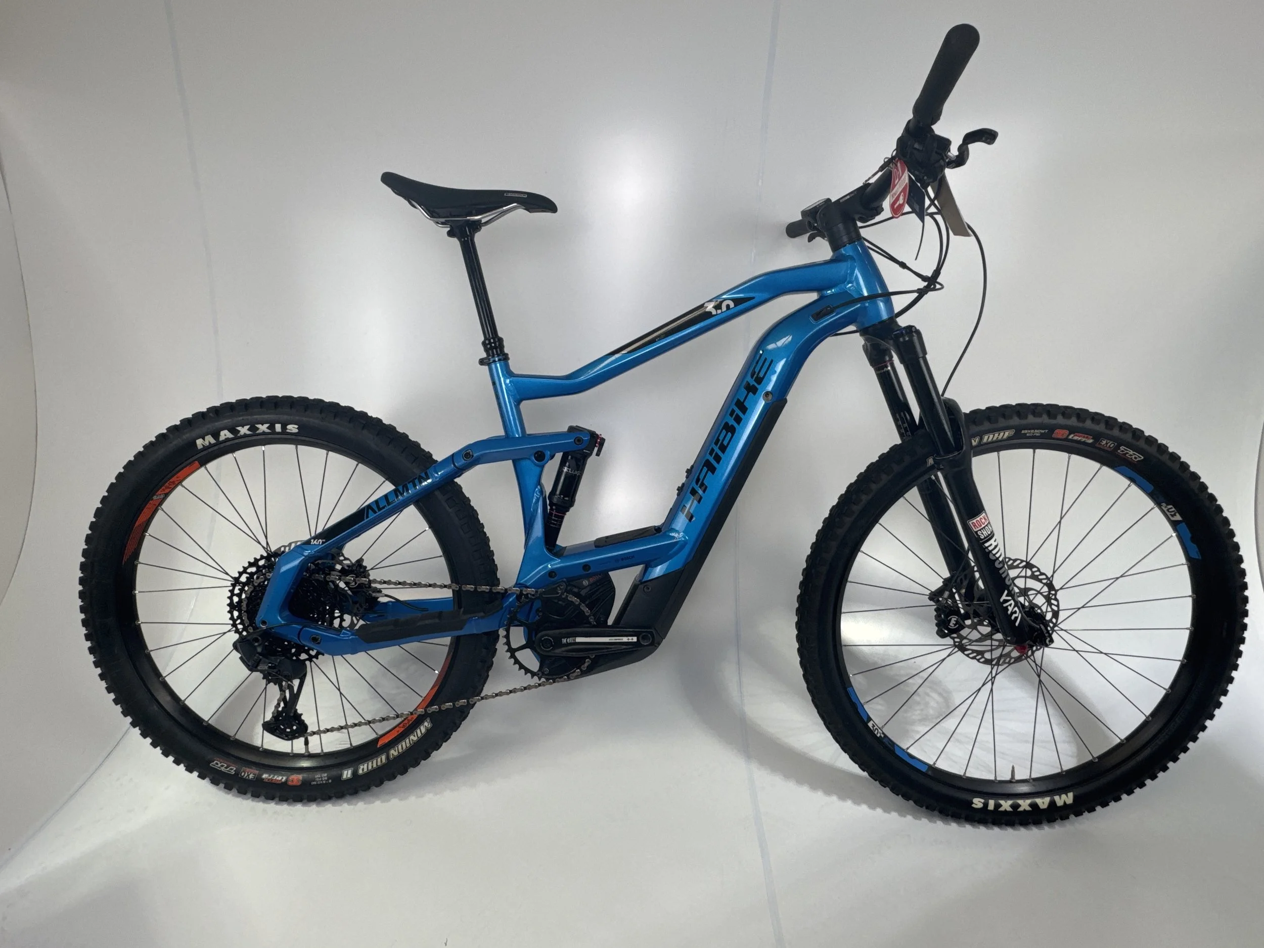 3_327 - 01 Drive Side Full Bike.jpg