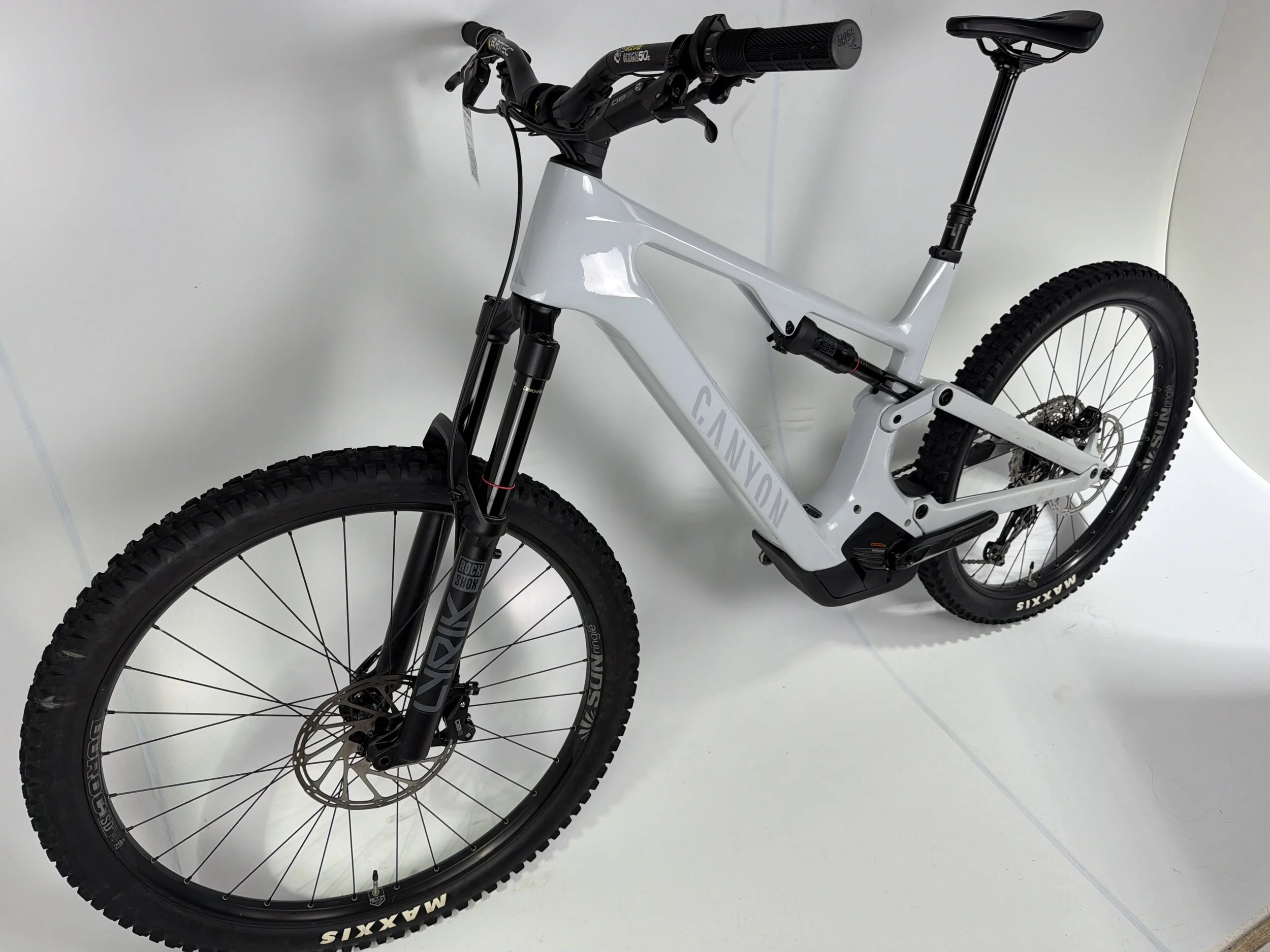 3_413 - 05 Non-Drive Side Front Quarter.jpg
