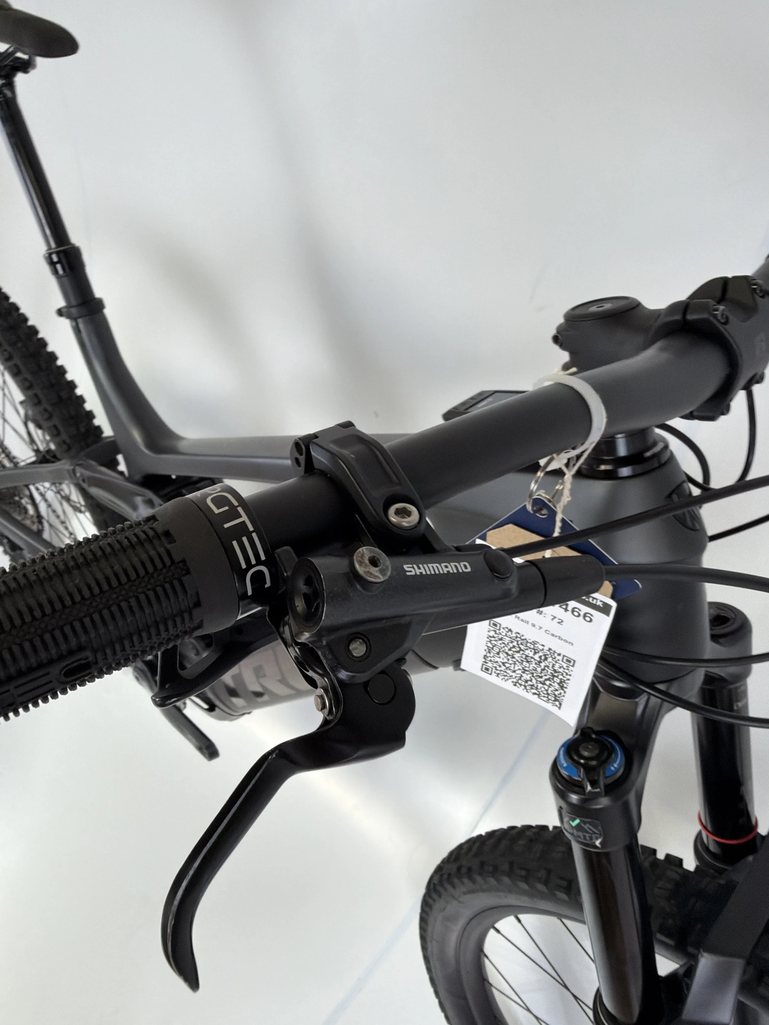 3_466 - 07 Brake Levers.jpg