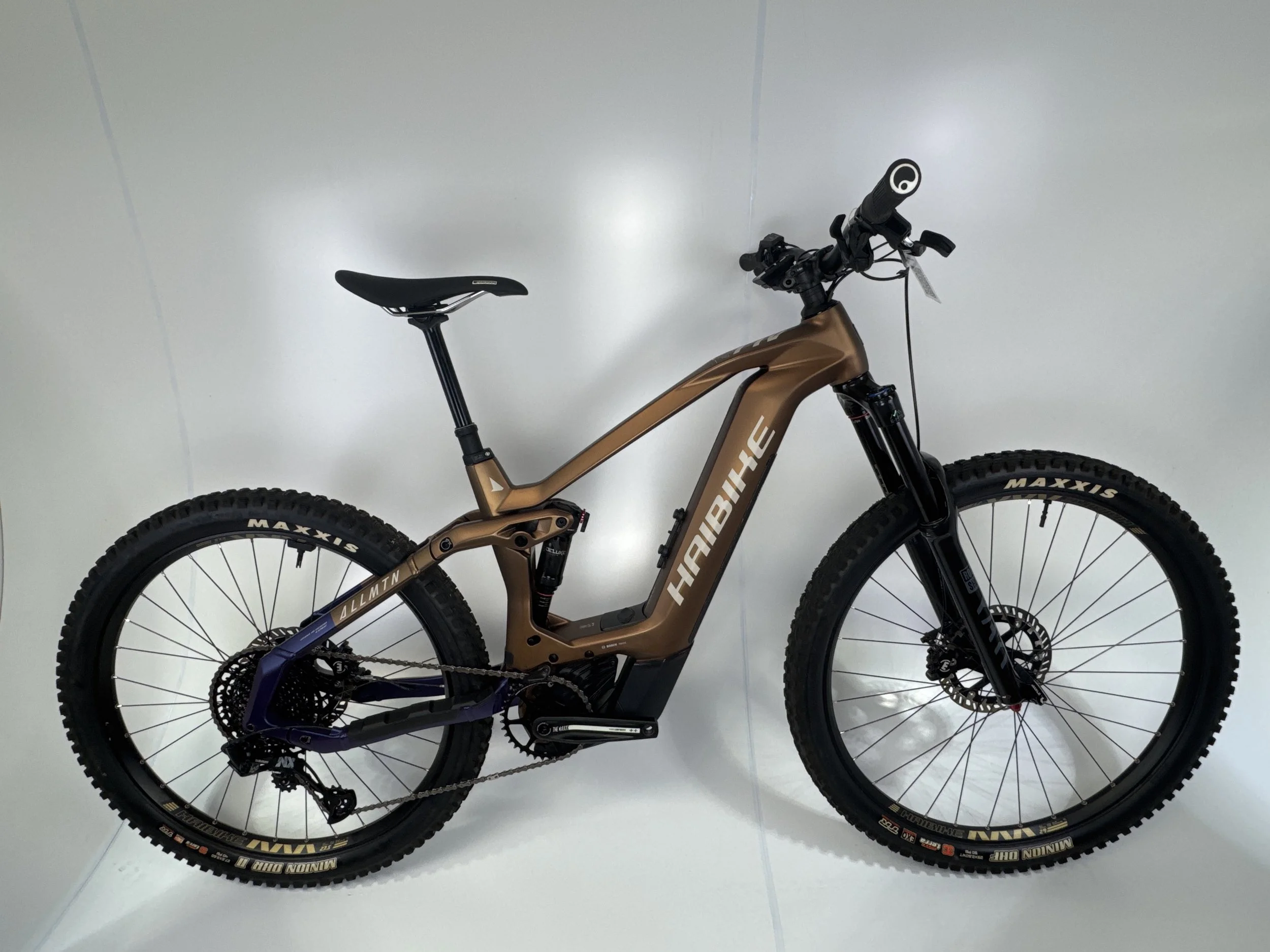 3_323 - 01 Drive Side Full Bike.jpg