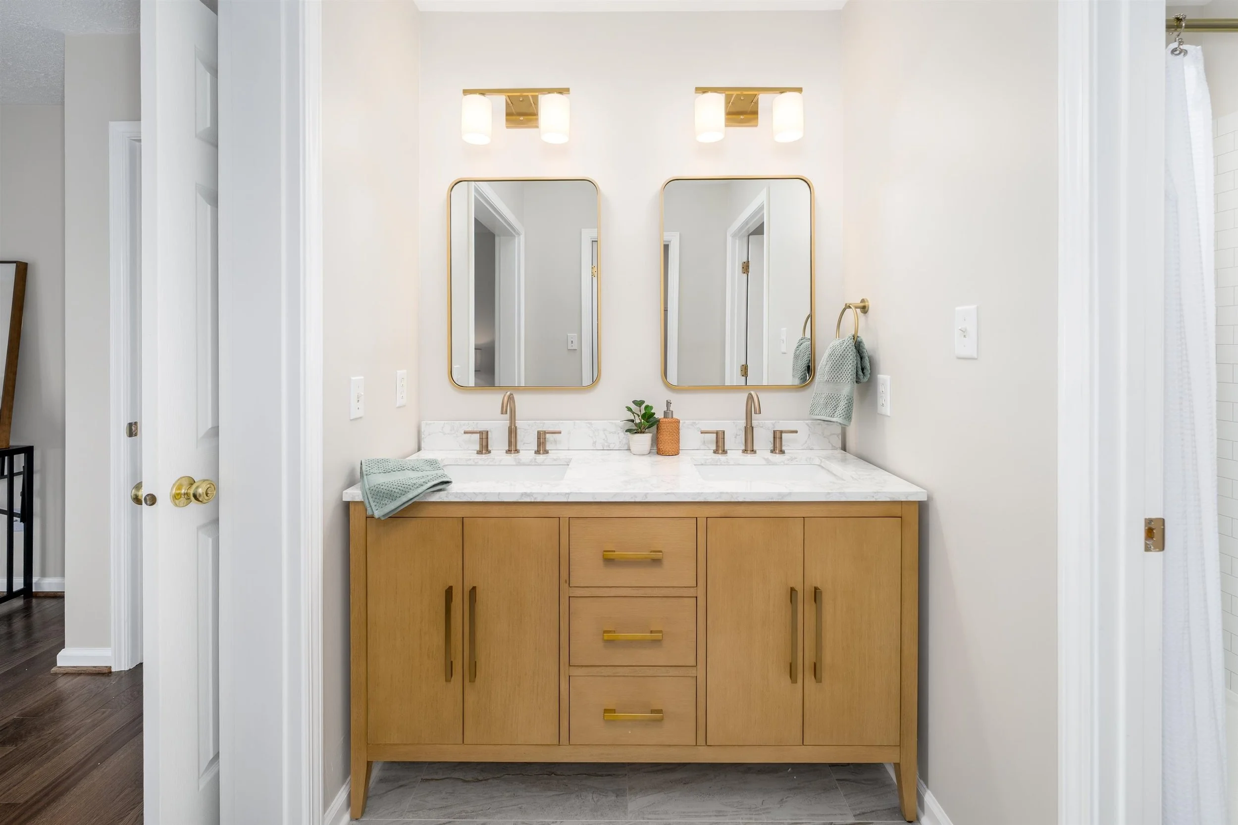 37-742 Valley View Rd-024.jpg