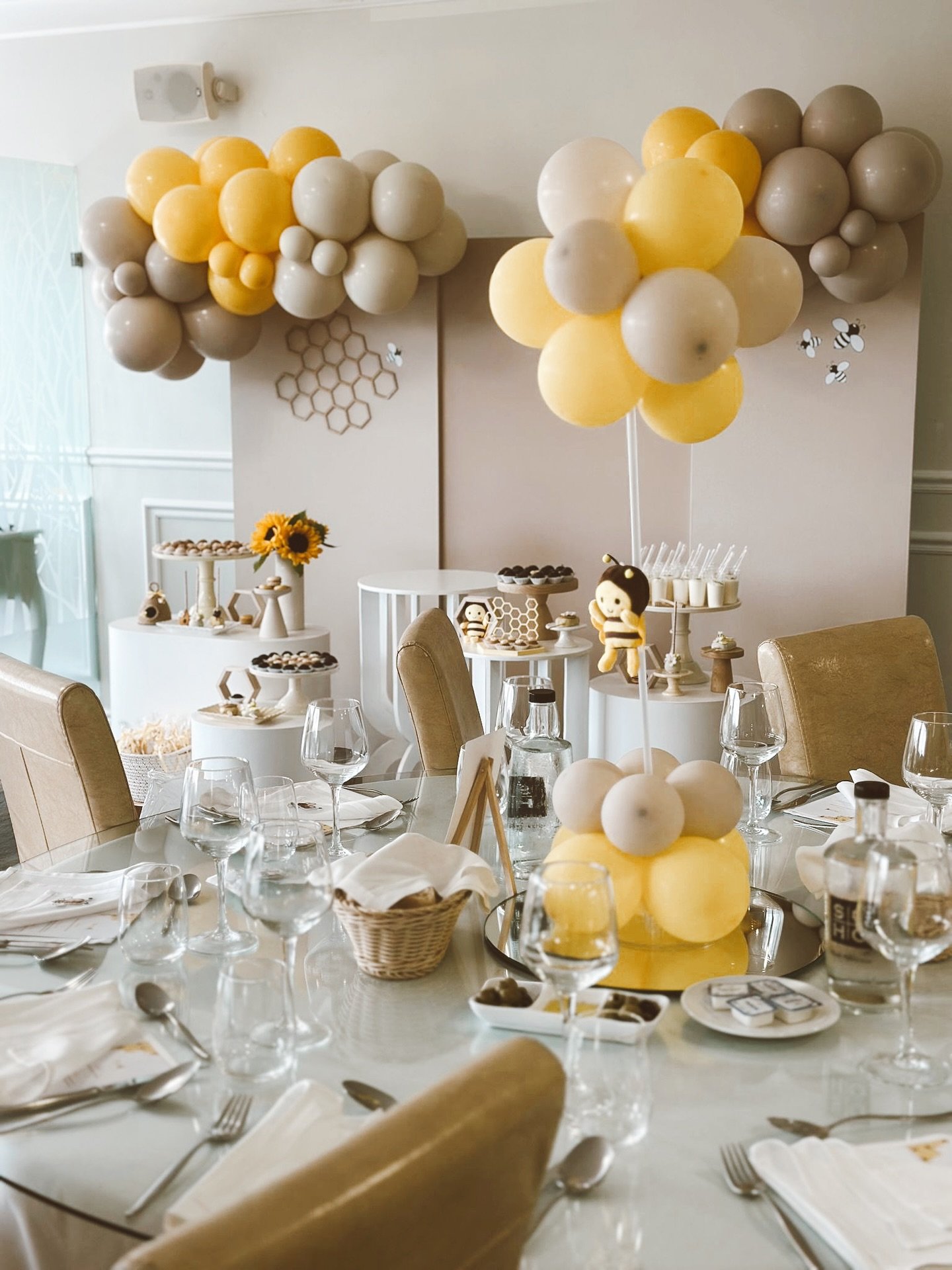 &spades;️ Hoje &eacute; dia de tr&ecirc;s batizados inesquec&iacute;veis no @sohocountryclub.mafra 🤍🤍

𝐈𝐧𝐟𝐨𝐫𝐦𝐚𝐜̧𝐨̃𝐞𝐬 𝐞 𝐑𝐞𝐬𝐞𝐫𝐯𝐚𝐬:
📞 932 302 462
✉️ reservas@sohomafra.com
📍 Rua Principal, n.&ordm; 10, Ervideira - Enxara do Bispo