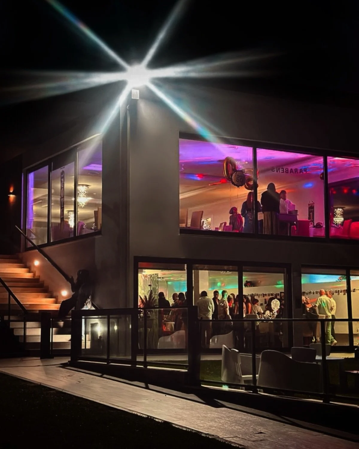 &spades;️ Mais uma noite maravilhosa no @sohocountryclub.mafra! ✨🌙💜

𝐈𝐧𝐟𝐨𝐫𝐦𝐚𝐜̧𝐨̃𝐞𝐬 𝐞 𝐑𝐞𝐬𝐞𝐫𝐯𝐚𝐬:
📞 932 302 462
✉️ reservas@sohomafra.com
📍 Rua Principal, n.&ordm; 10, Ervideira - Enxara do Bispo, Mafra

#Mafra #SohoMafra #SohoCo