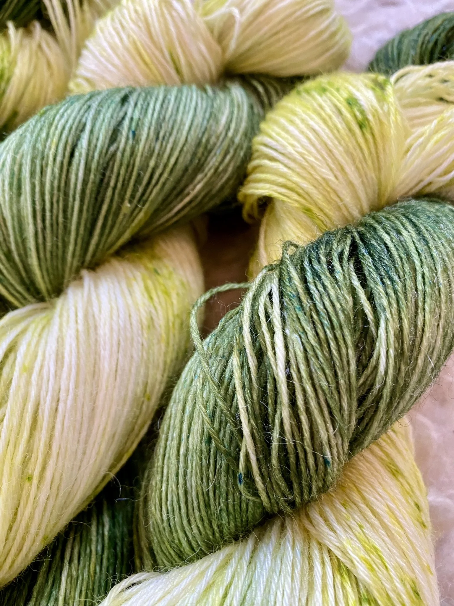 Moosbedeckt Leineschaf Garn