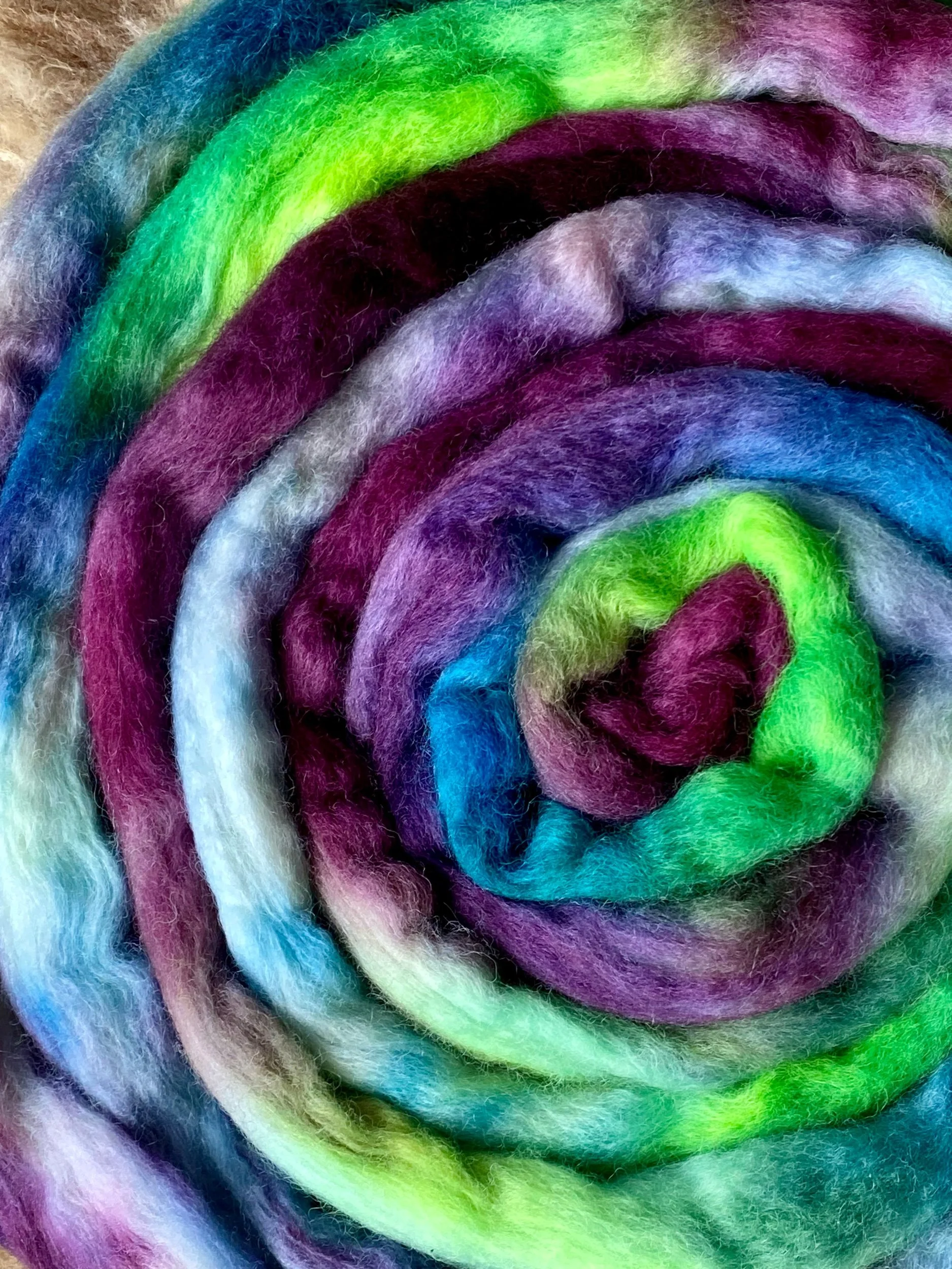 Nordlicht Kammzug Handgefärbt