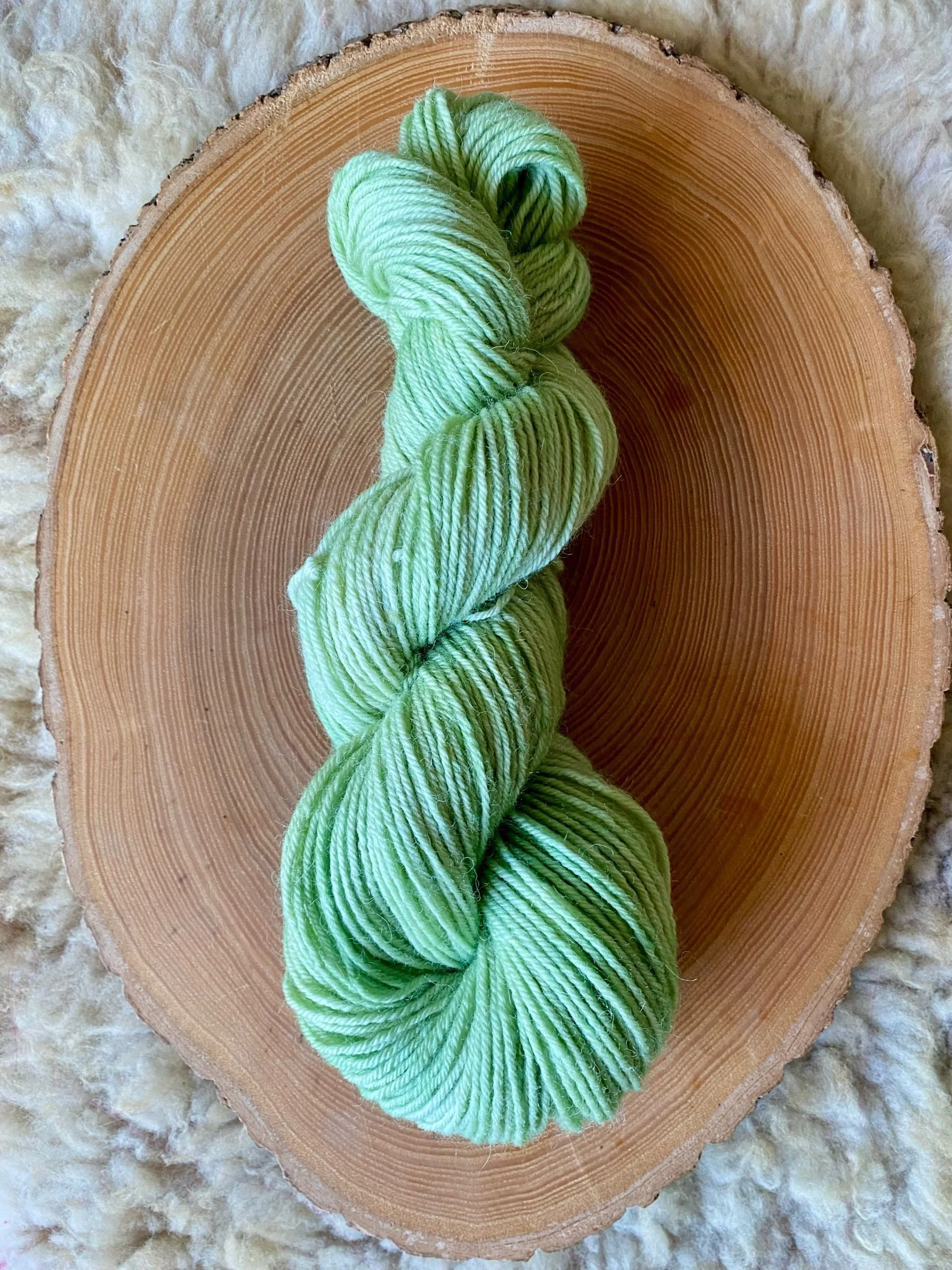 Avocado handgefärbtes Garn