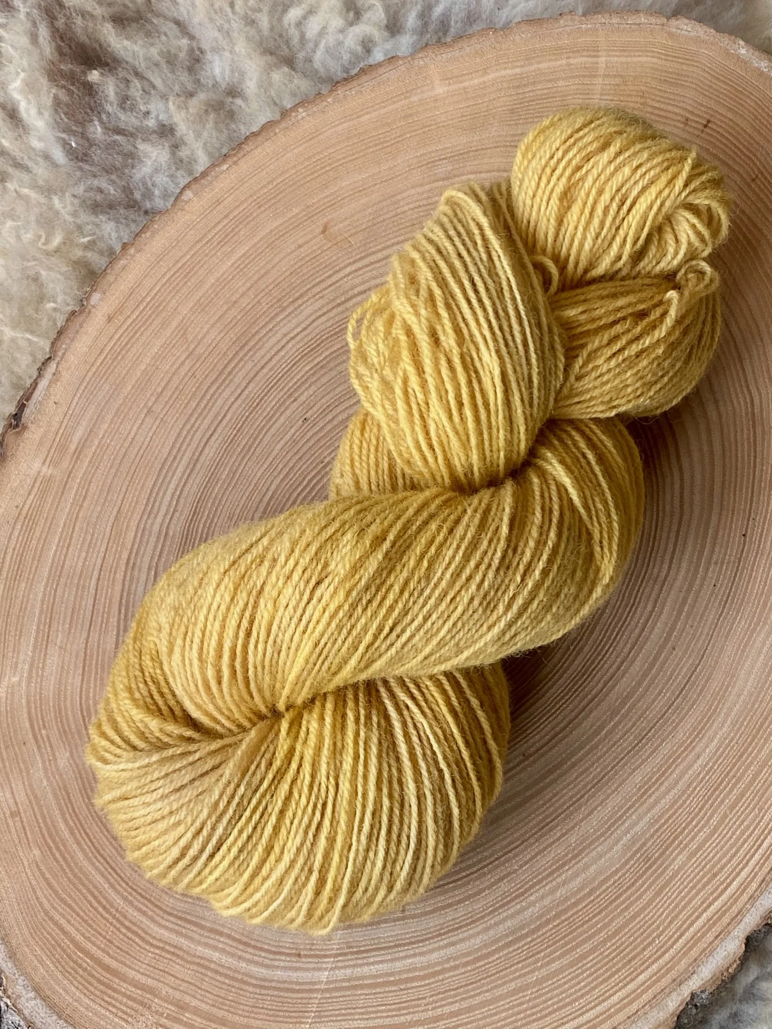 Selfgelb Leineschaf Garn