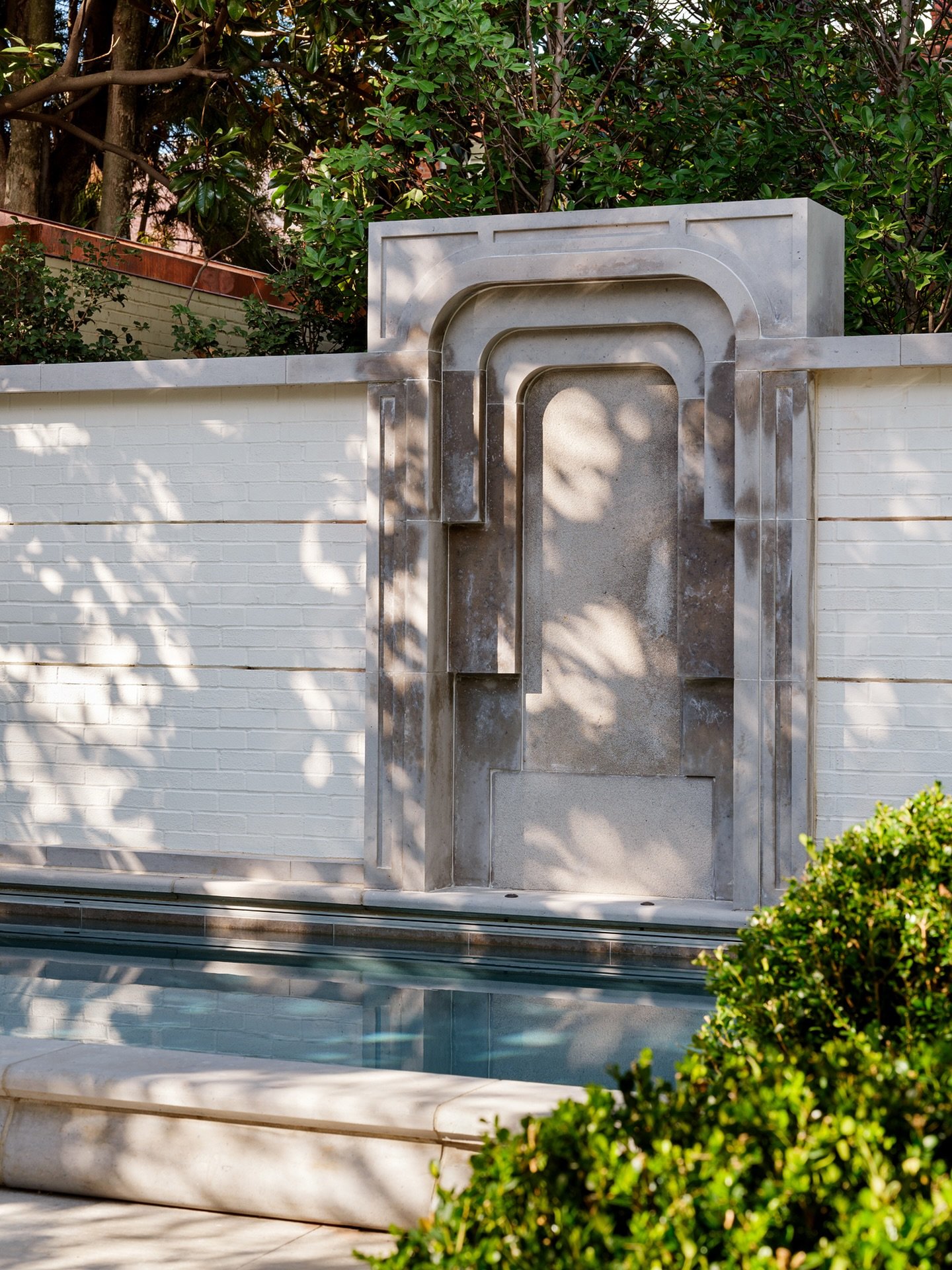 A quiet spring moment by the dipping pool. 

Architecture: @thomsoncooke 
Custom Builder: @pyramid_builders 
Landscape Architecture: @arentzla 
Photographer: @jenniferhughesphoto 

#ultrahome #pyramidbuilt #dippingpool #poolinspo #springhome #patioin