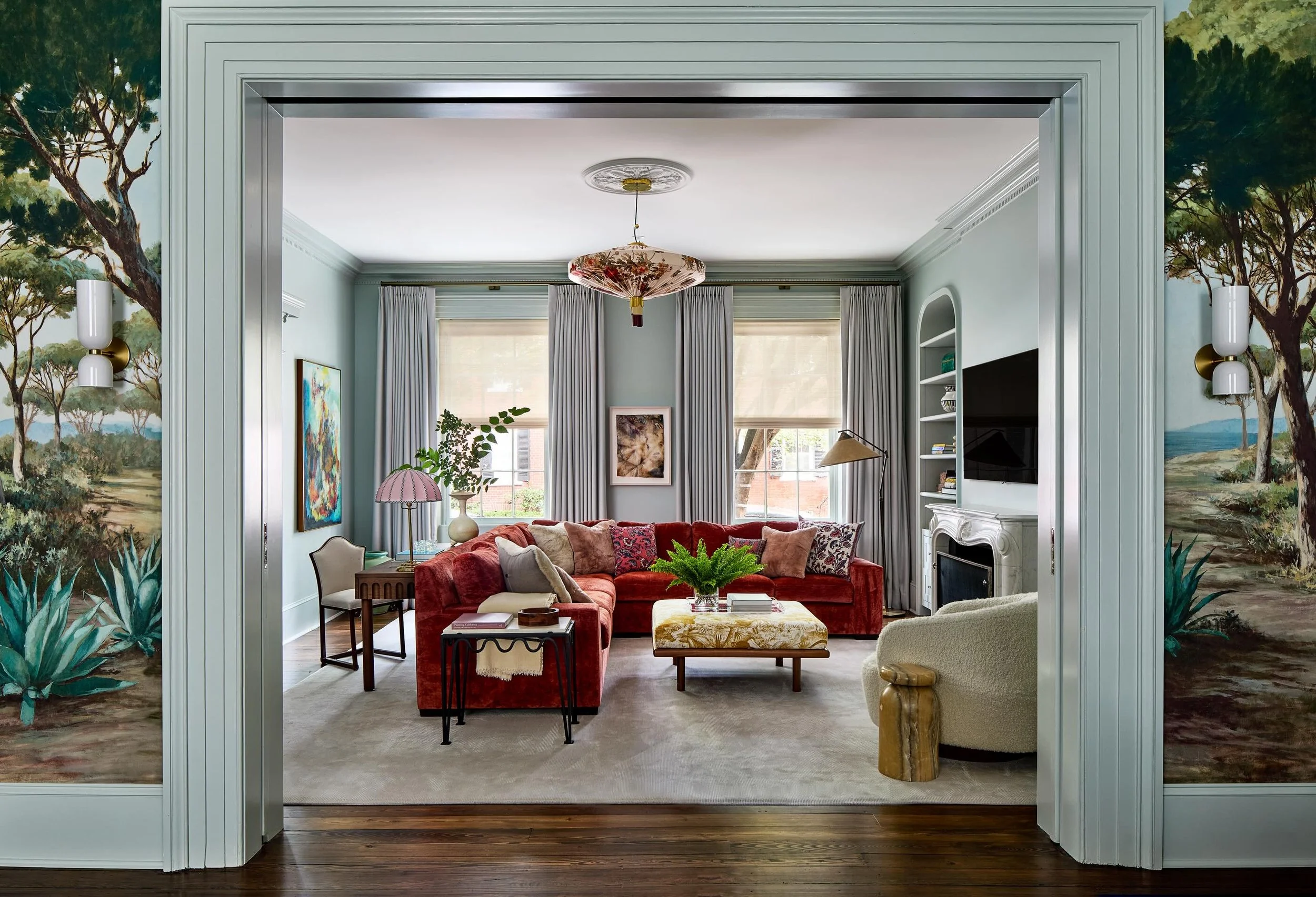 Swipe for a look inside this Georgetown gem as seen in @elledecor. 

Architect: @overmyer_architects 
Interior Design: @zoefeldmandesign 
Custom Builder: @pyramid_builders 
Millwork: @cabriolestudio 
Photography: @stacyzaringoldberg 

#pyramidbuilt #