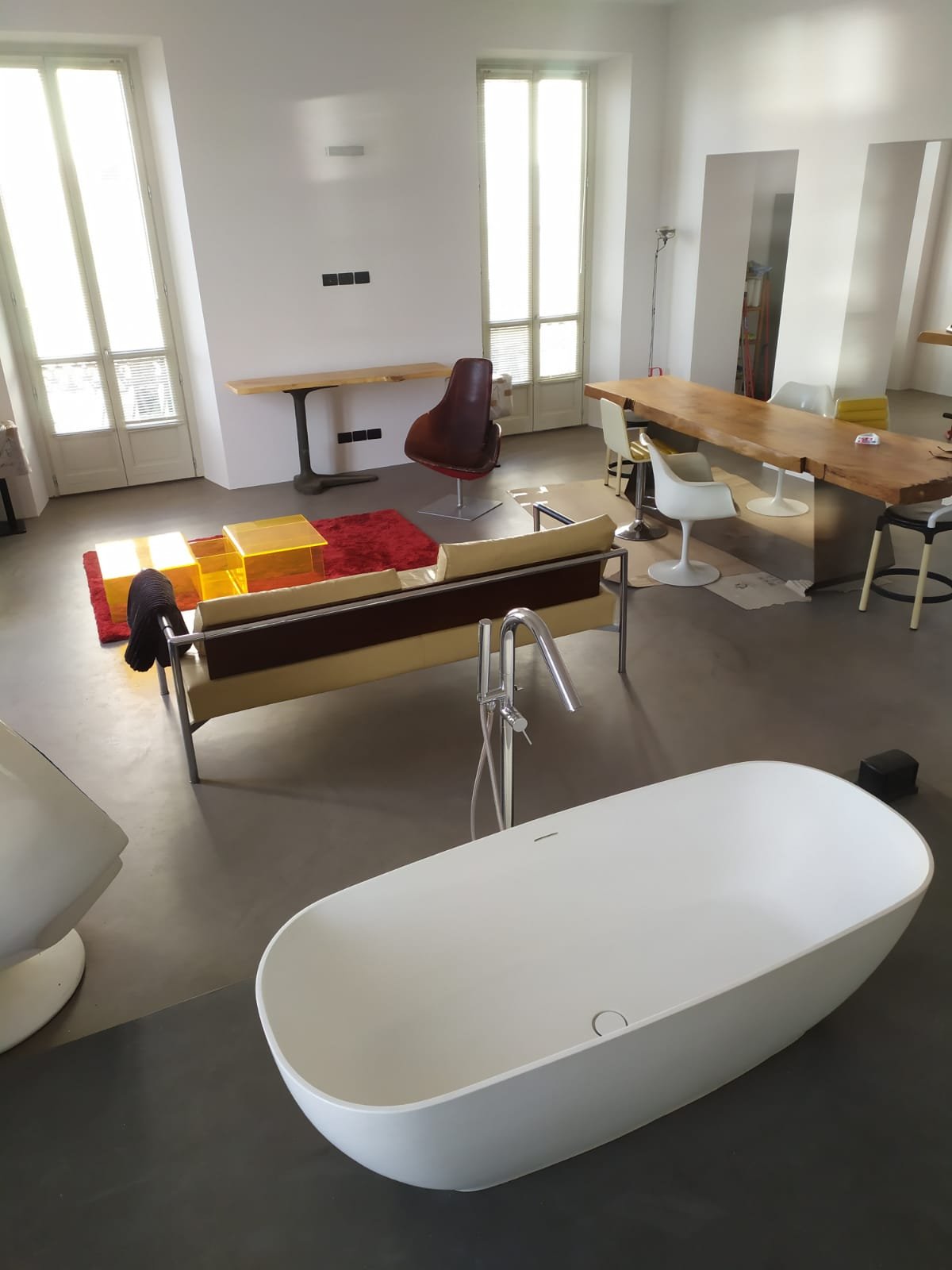 Come rinnovare un pavimento senza demolire: guida completa