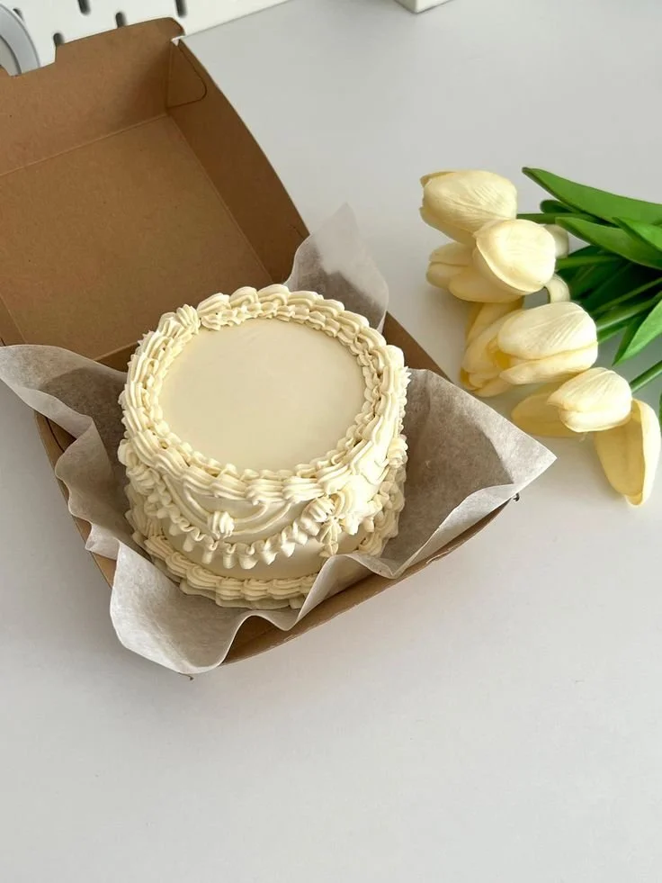 White Vintage Bento Cake.jpg
