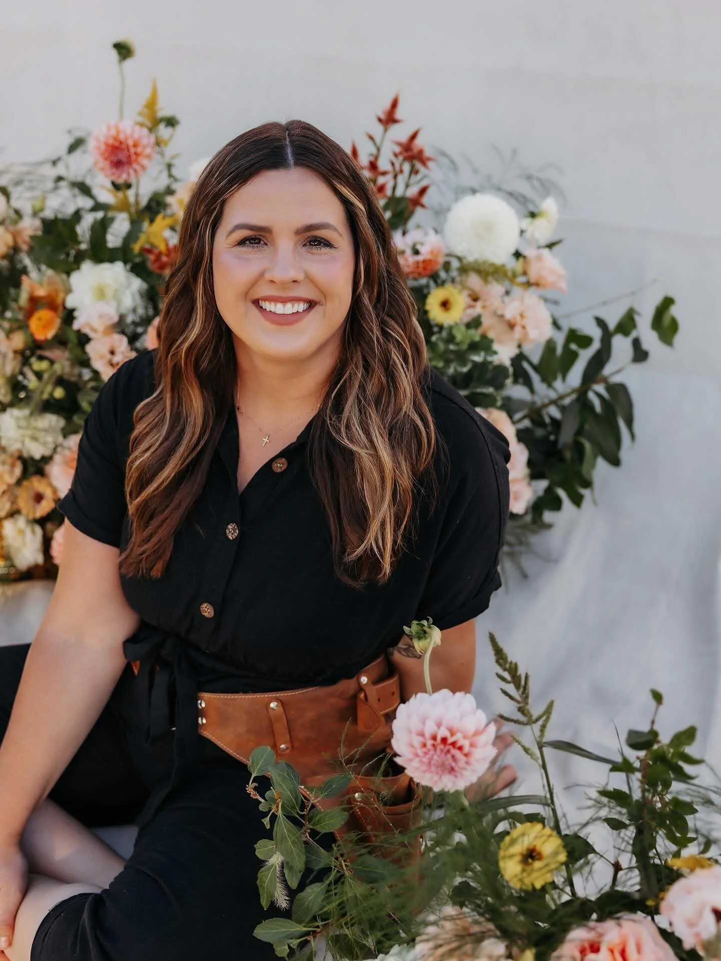 Sneak peeks are in from Nicole @detailsanddaydreams 🤍✨ and I&rsquo;m over here swooning. Can&rsquo;t wait to see the full gallery! She captured me in my element&mdash;flowers, joy, and a little of the heart behind Bede&rsquo;s Blooms + Co. 🌸

If yo
