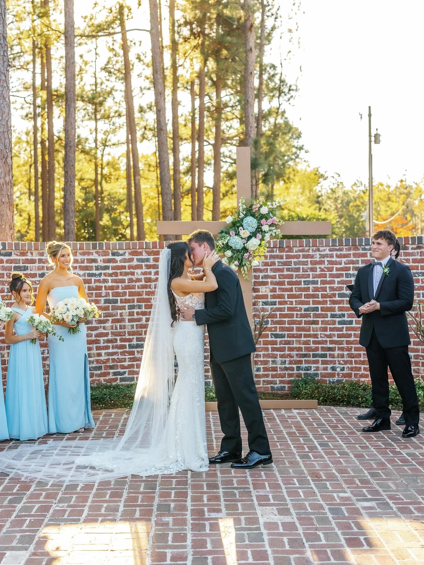 The Walkers 🩵 10.18.25 💍 

Planner: @alysonjean_events
Venue: @villagepinevenue
Photographer: @kaylynkphotography 
Videographer: @maddiemariecreative 
Content Creator: @timelessmomments 
Florist: @beyondpetalsflorist
Rentals: @curatedeventsraleigh
