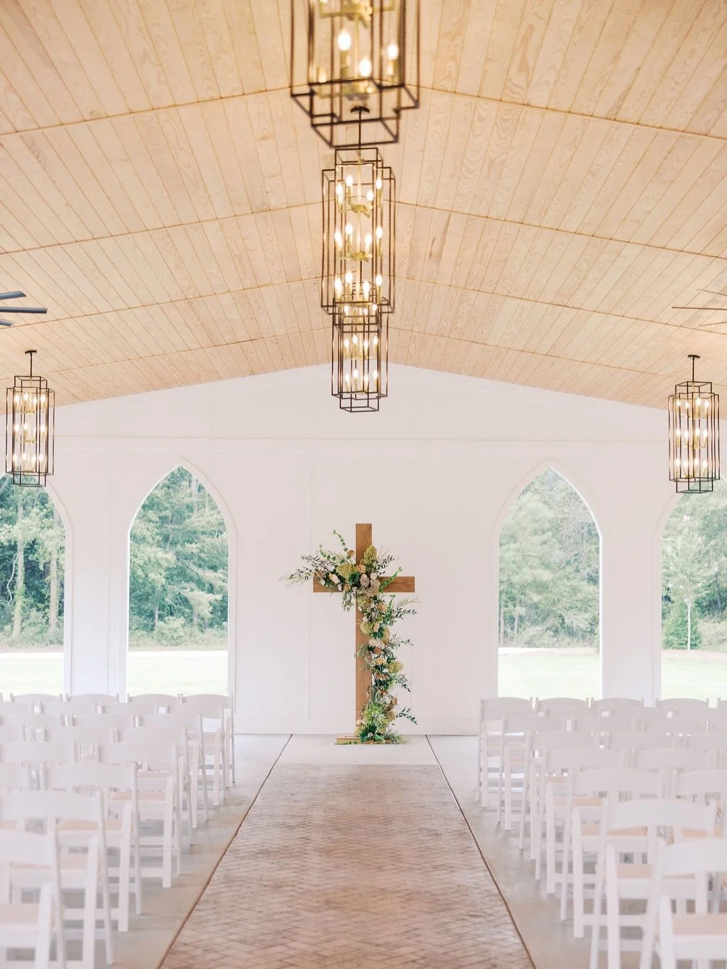 Daydreaming of this beautiful September day at the Hartwood as we get ready for the @herhavenoflight banquet tonight. 🩷