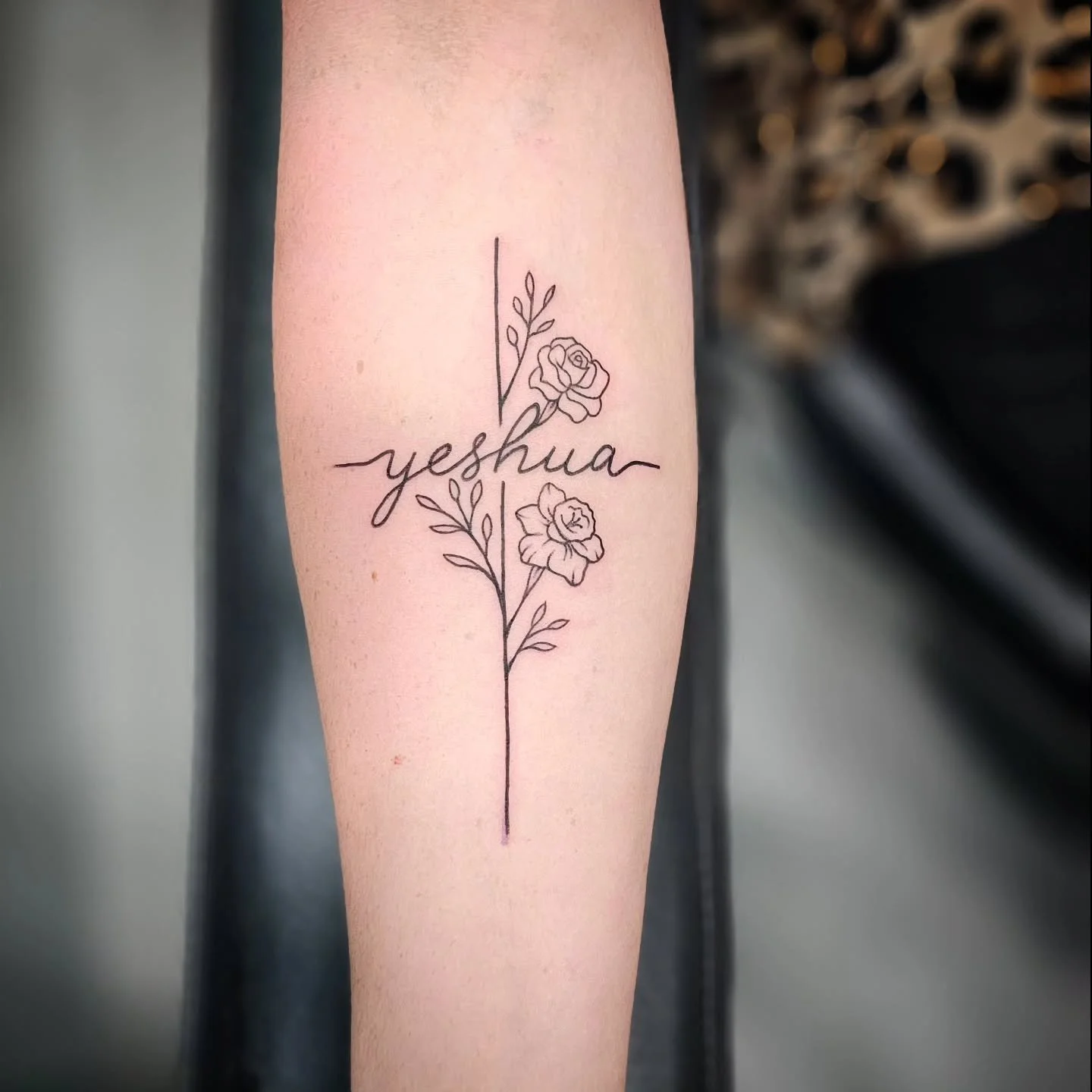 Crisp lines + delicate designs >>> every detail #tattooed with care 💕

Artist: @the_matt_tatter 
.
.
.
#legacytattoovi #YouArePartOfOurLegacy #stthomasusvi #tattootourism