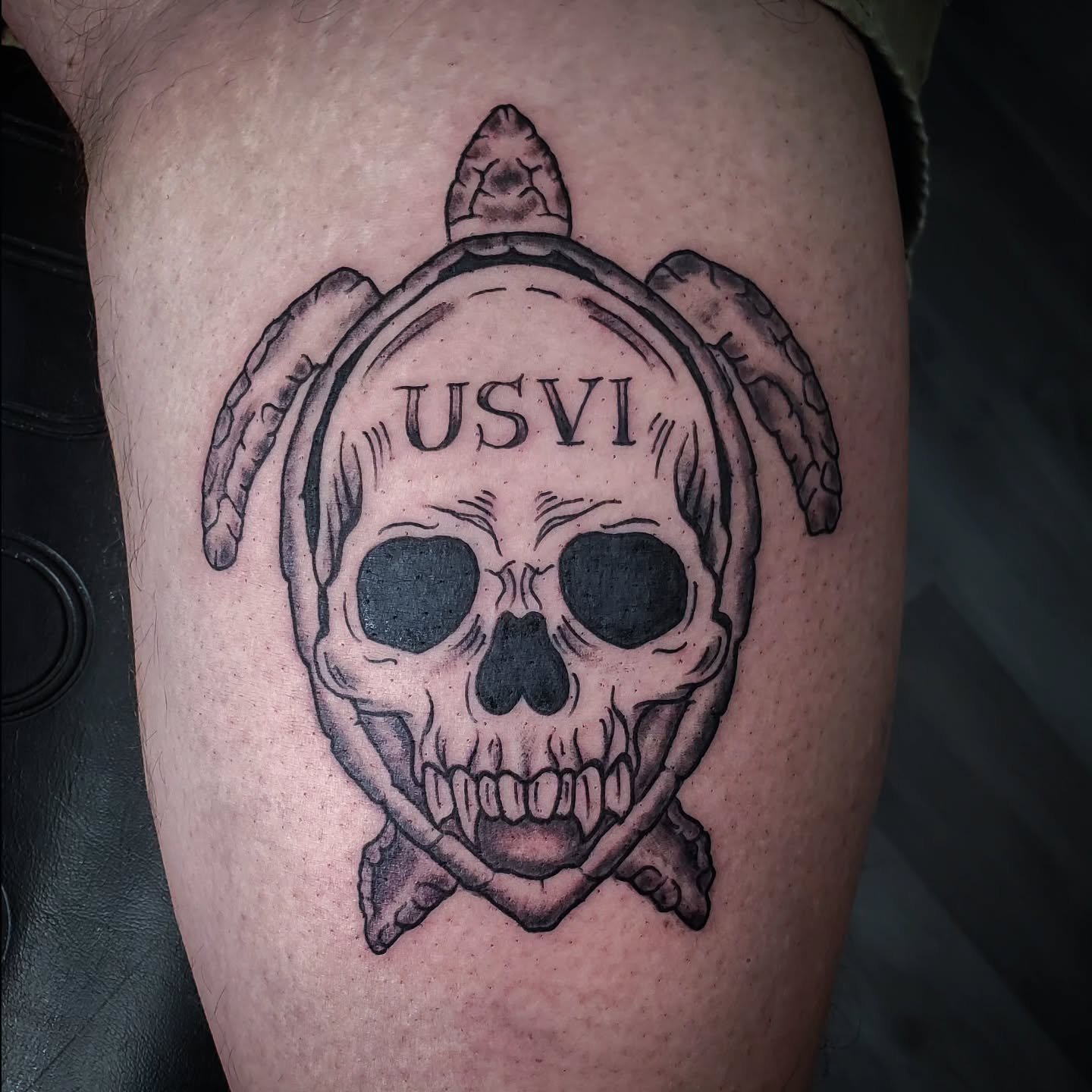 Real talk&mdash;we #tattoo 𝘢 𝘭𝘰𝘵 of turtles 🐢
Safe to say we're pretty familiar with the cute turtle vibe... so getting to flip the script and take it in a darker direction was a super fun change of pace 💀

Artist: @the_matt_tatter 
.
.
.
#lega