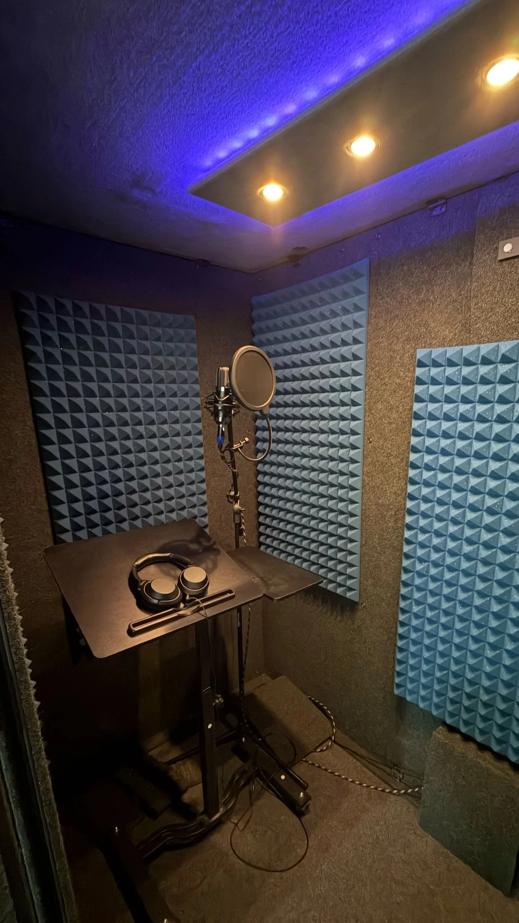 Brainy_Pixel_Voiceover_Booth_Whisper_Booth_Production-Studio.jpg