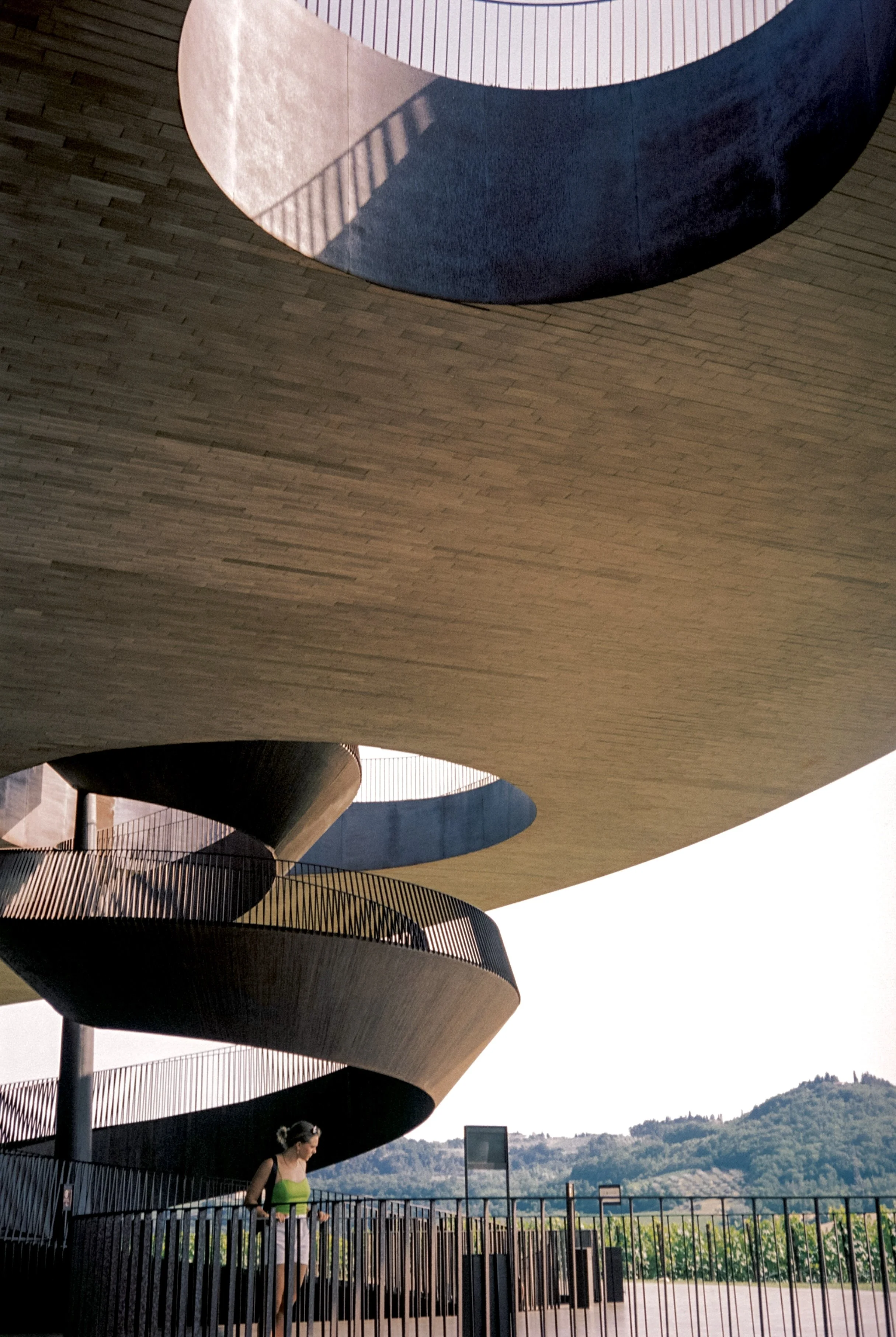 R1-08311-0011.jpg