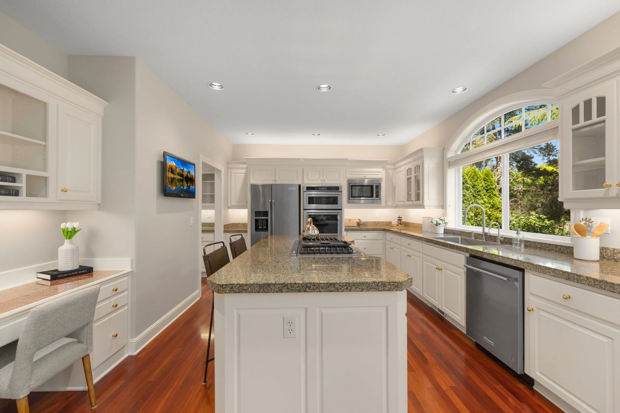 14-web-or-mls-2358-nw-woodrose-dr.jpg