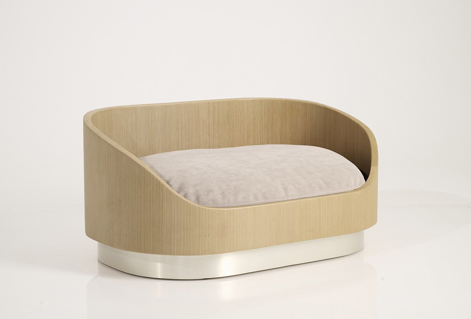 Liebling_Maple_frame_nickel_base_ivory_cushion.jpg