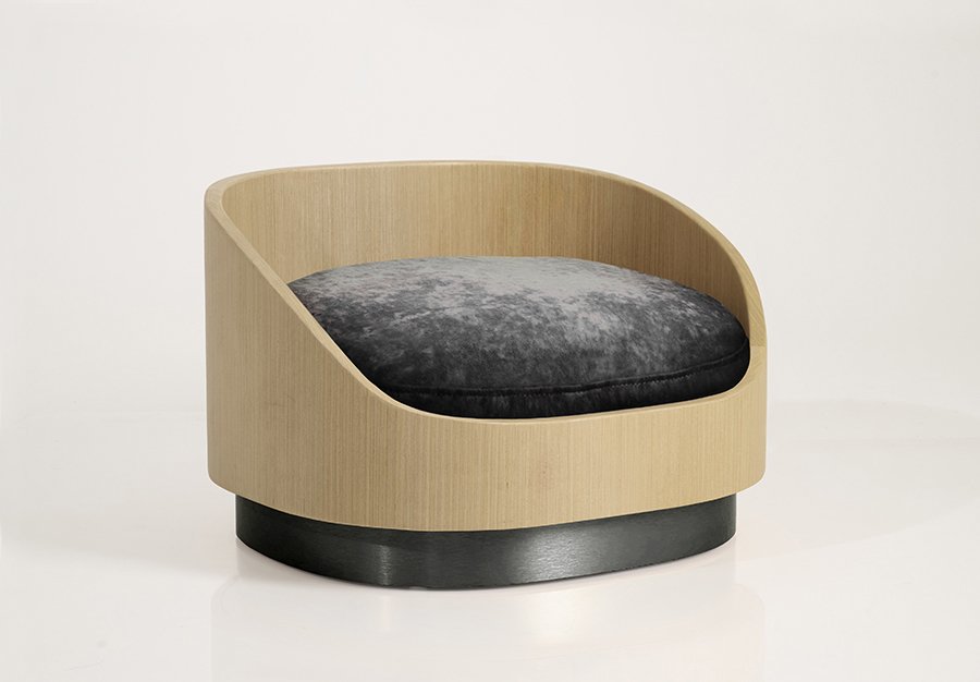 Liebling_warm maple frame_matte black base_charcoal cushion.jpg