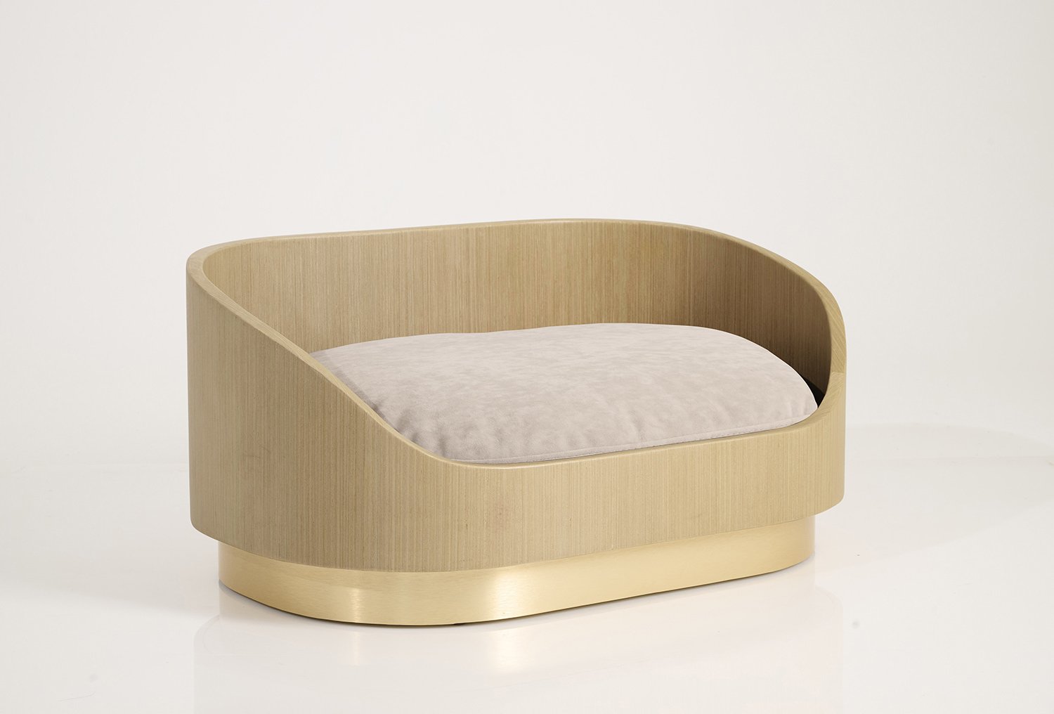 Liebling_Maple_frame_brushed_gold_base_ivory_cushion.jpg