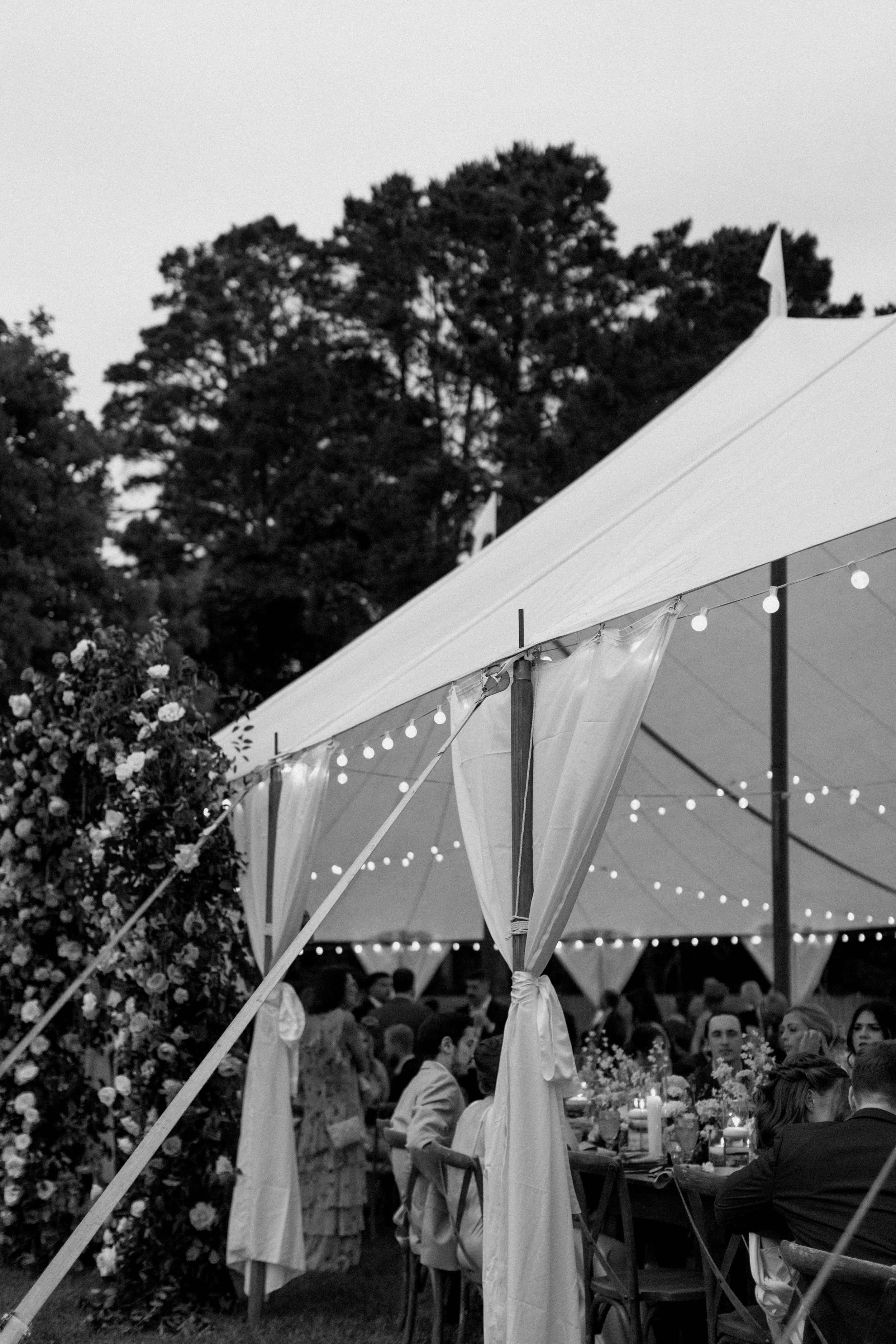 Reception ambiance - telling the mood of the event & what it was like to actually be there.