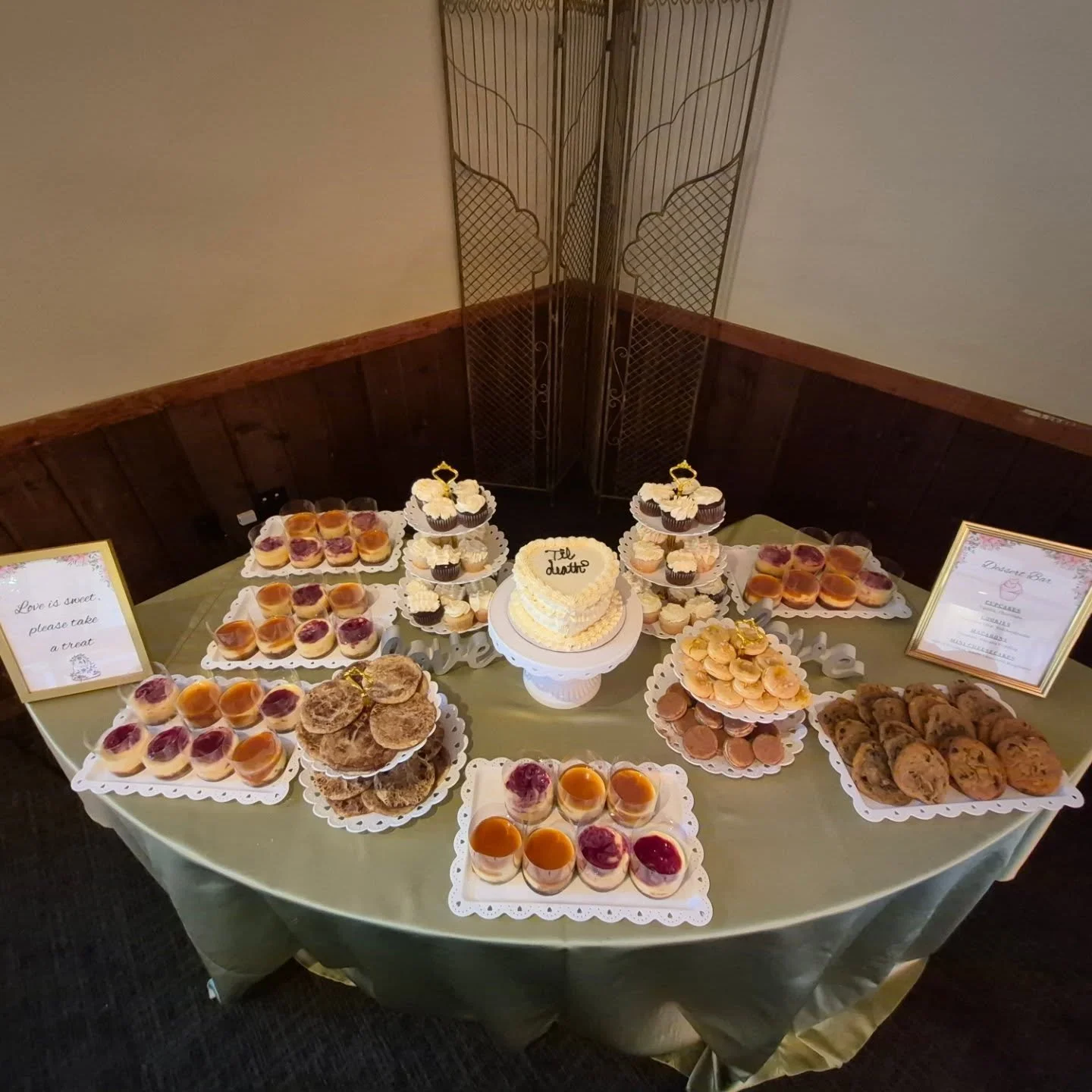 dessert bar.jpg