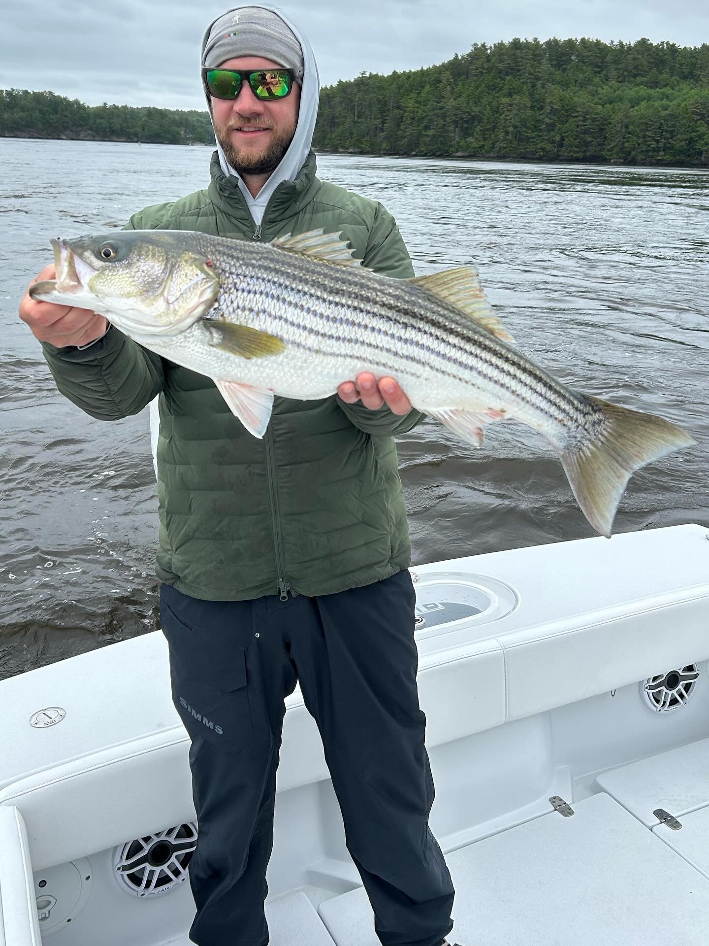 Great to get Brent back out again this season for a couple of tides! 

#midcoastmaine #boothbayharbor #mainesaltwaterfishing #saltwaterflyfishing #stripedbassfishing #coltonflyreels #costasunglasses #seewhatsoutthere #grundens #wearefishing #hogylure