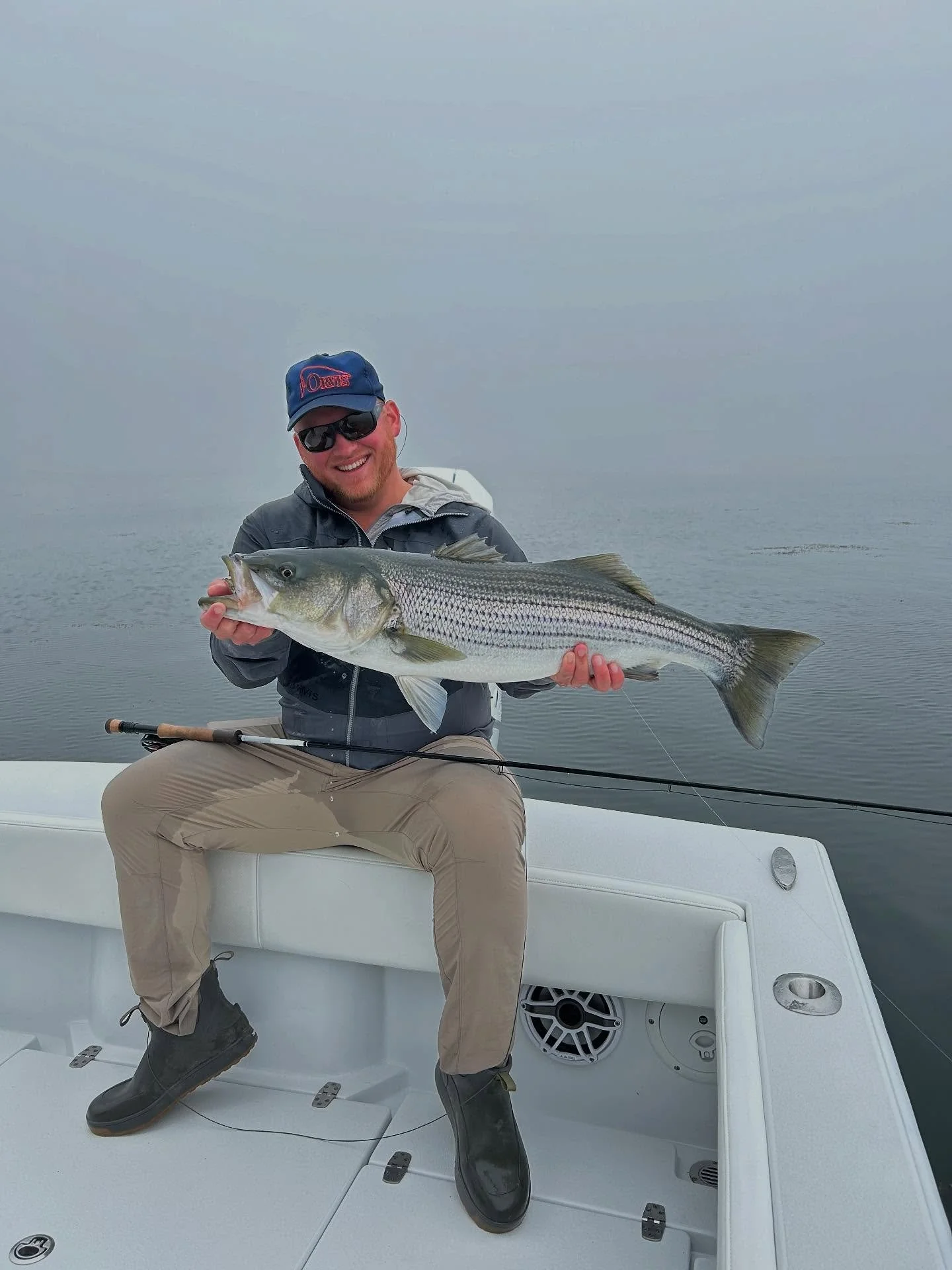 @freestone_fanatic put the fly where it needed to be and broke his striper PB! Always a pleasure having sharp shooter casters on board. If you&rsquo;re trying to throw some feathers in the sweet water of NH or VT go check him out! 

#stripedbass #mid