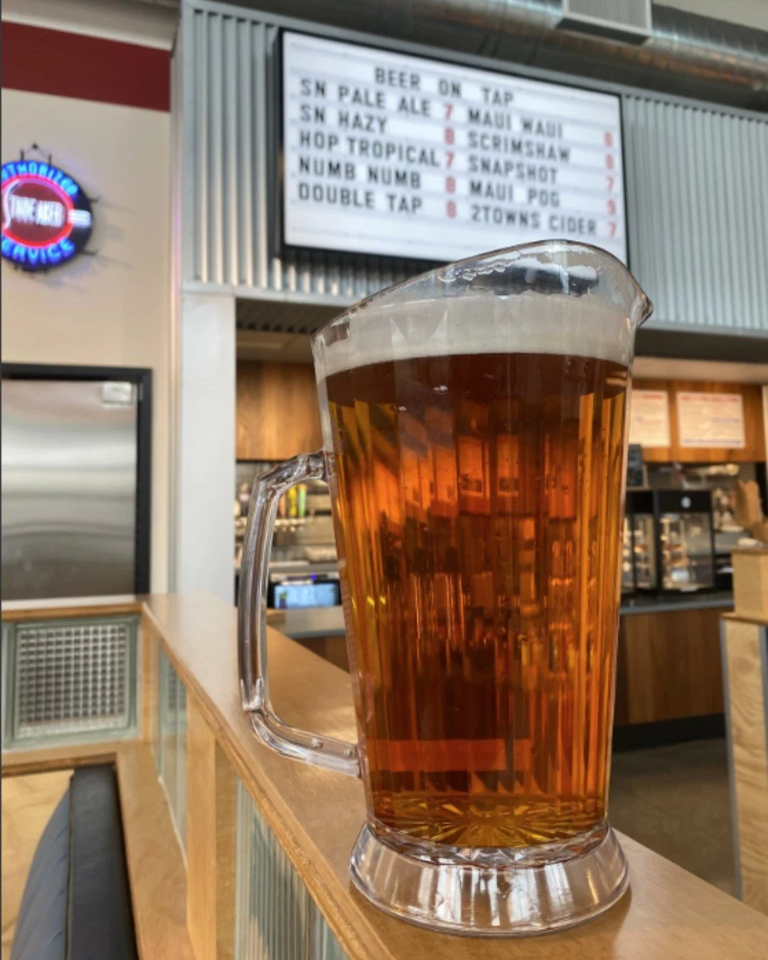 Touchdown Thursday! 🏈 Your Thursday just got even better - grab any pitcher of beer and get fries for just $1.00. Game night never tasted this good! 🍻

#tiospizzachico #pitcherofbeer #chicoca #pizza #gamenight #football