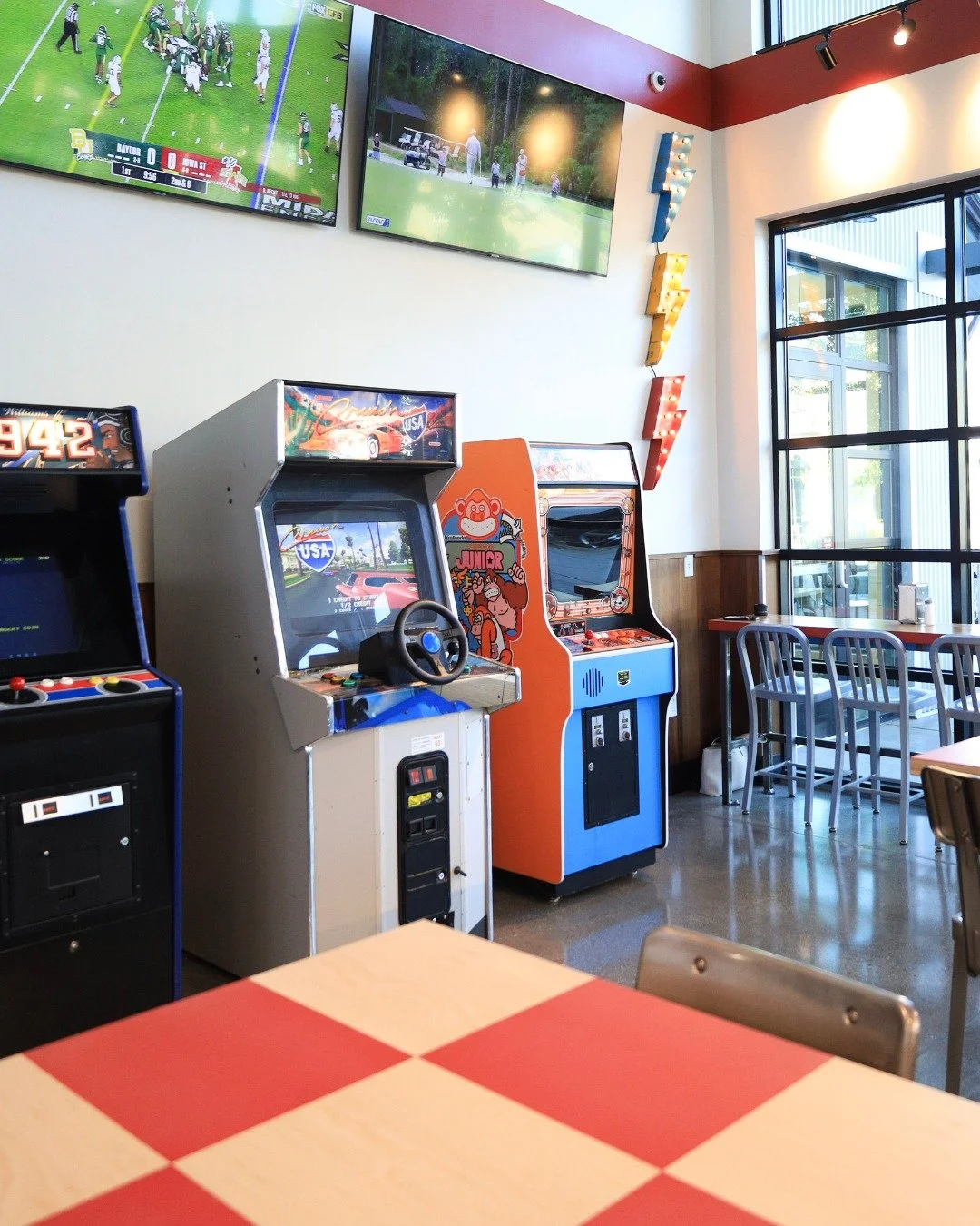 Happy Hour from 3–6 is pretty great… but FREE Arcade Play at the same time? Even better 😎 Wednesdays at Tio’s - come play for FREE! 🍕🎮
#tiospizzachico #freearcadeplay #pizza #happyhour #discoverchico #gamenight