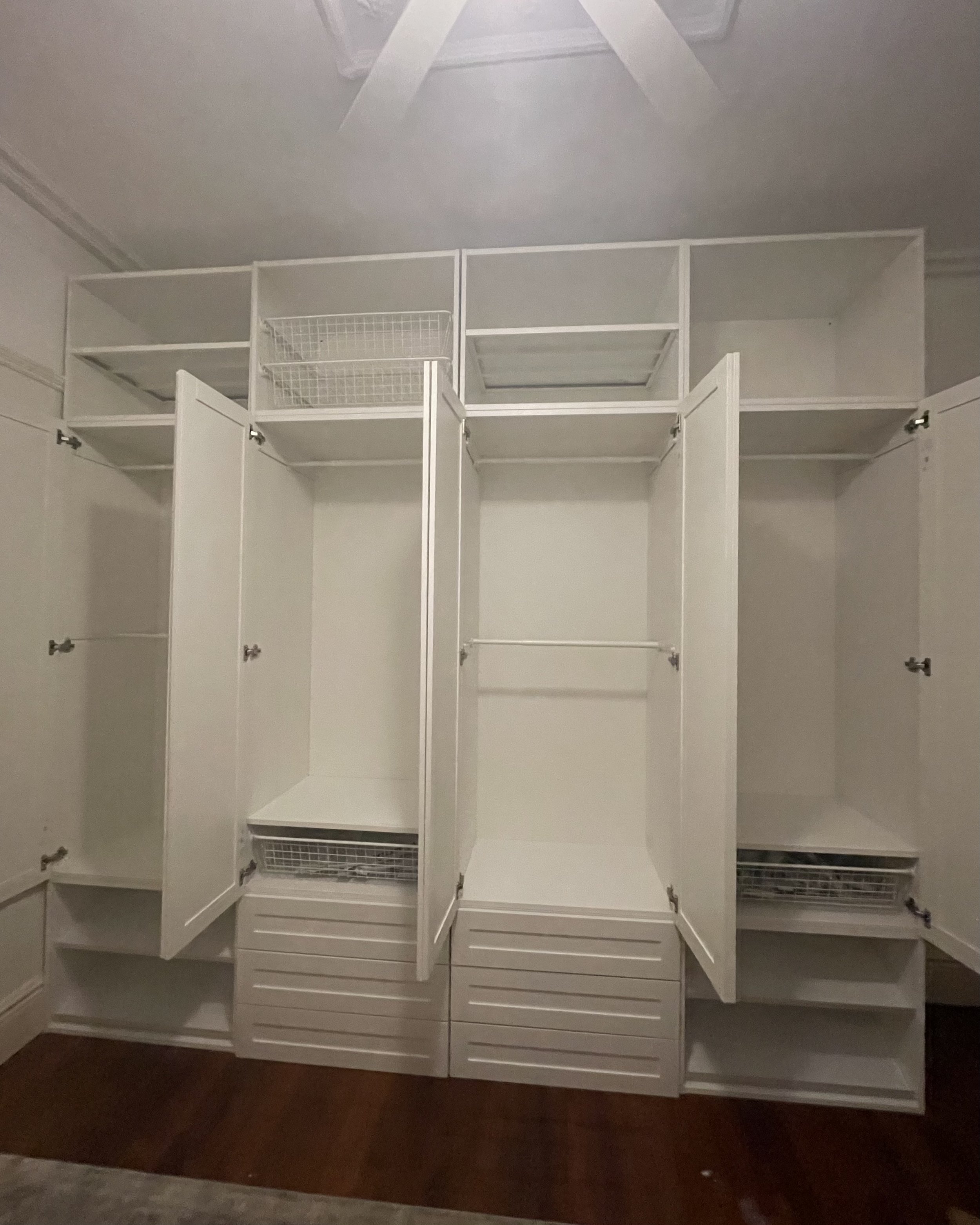 "Joshua was great, we had a wardrobe standing in no time. We are really happy with Joshua’s services." ★ ★ ★ ★ ★ - Lina S.