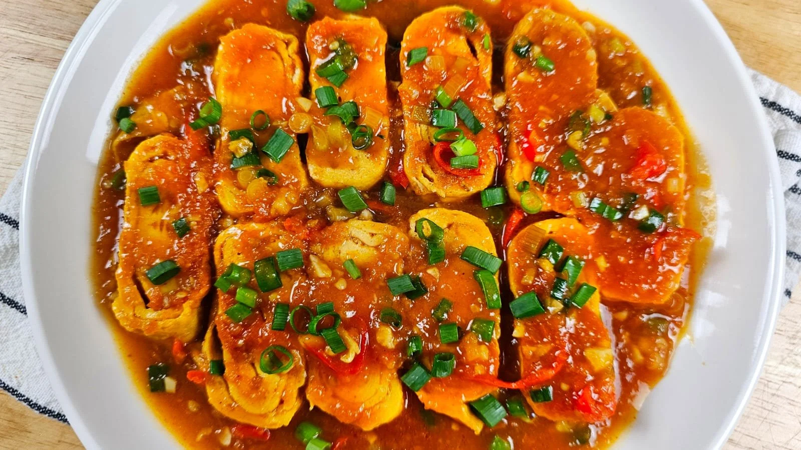 Sweet and Spicy Omelette Rolls