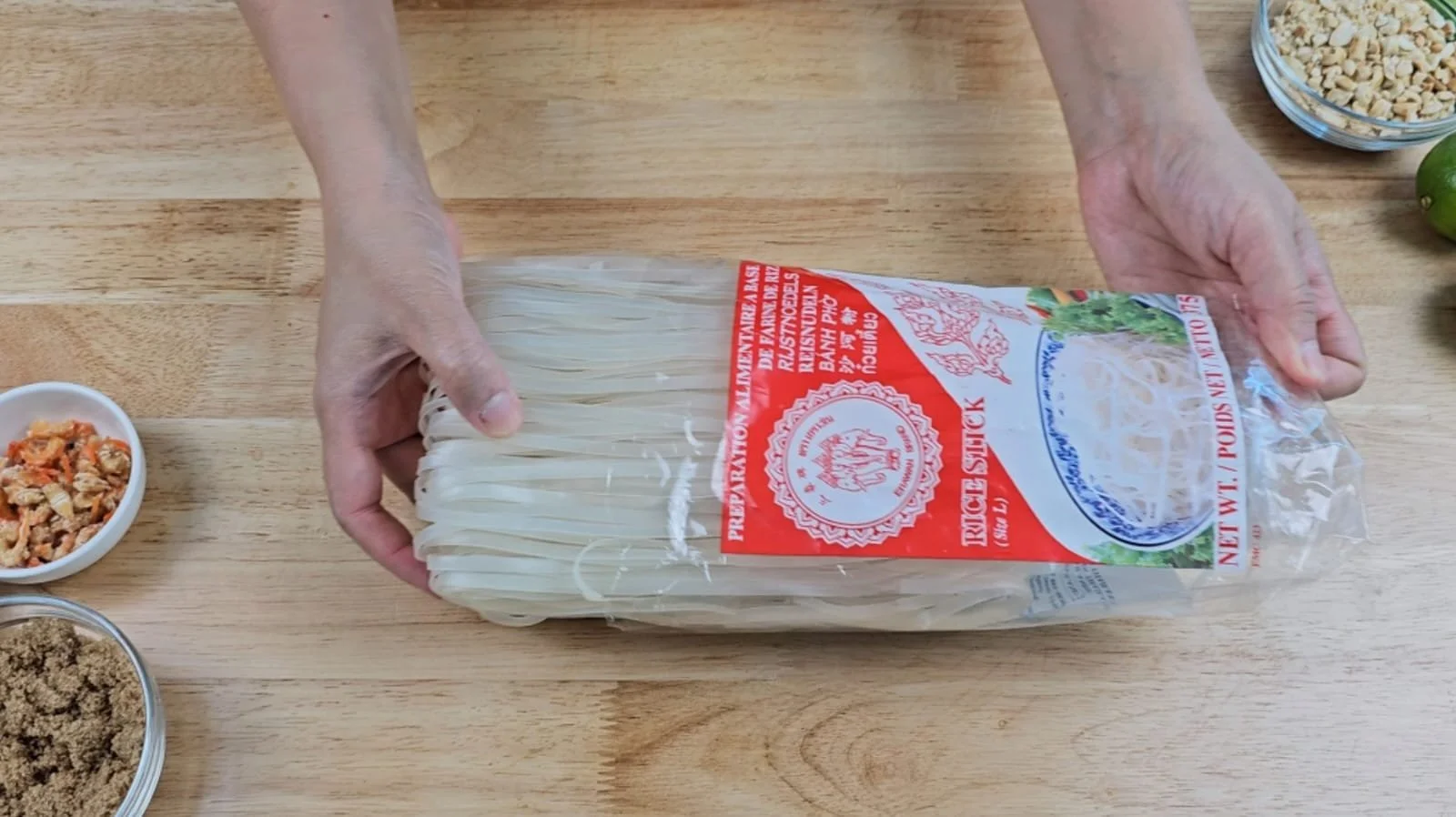 Pad Thai with Prawns and Tofu — Mon's Easy Kitchen