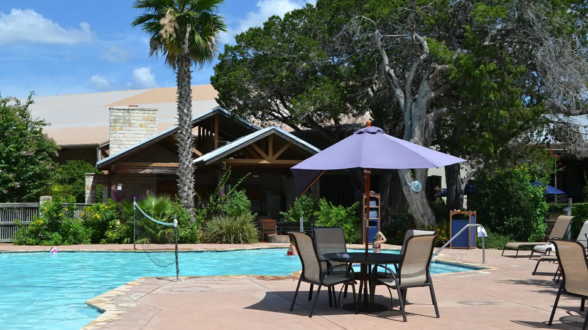 outdoor-pool.jpg